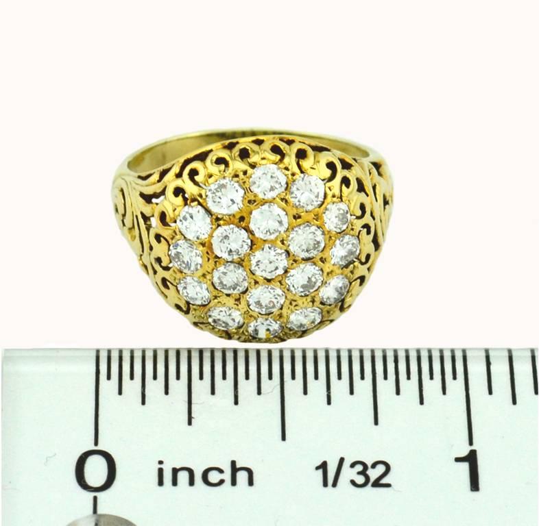 Diamond Cluster Gold Ring, circa 1940s For Sale 1