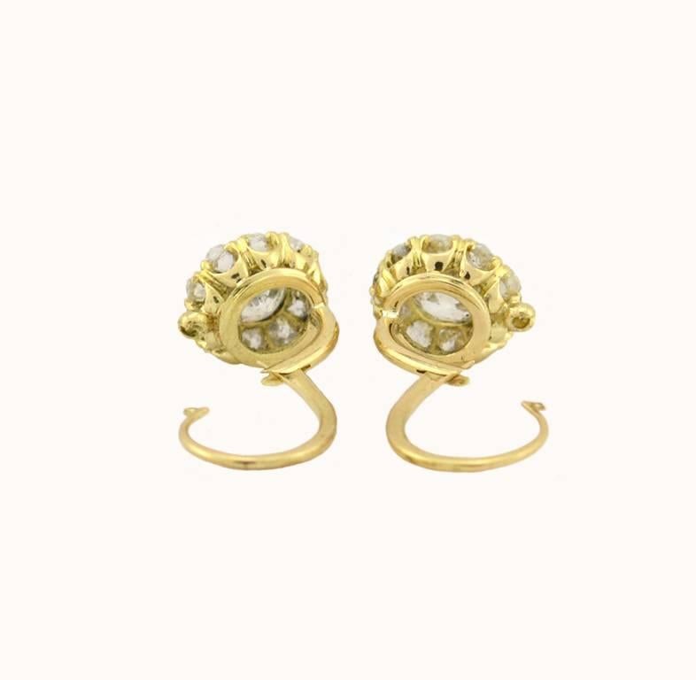 Victorian 18 Karat Yellow Gold Old Mine Cut Diamond Cluster Earrings In Excellent Condition For Sale In Los Angeles, CA