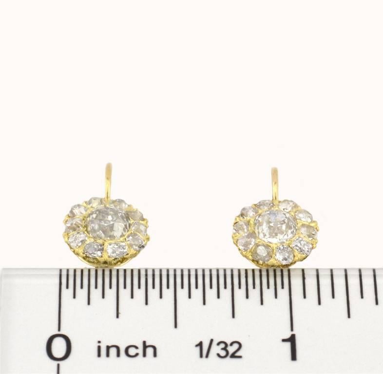Victorian 18 Karat Yellow Gold Old Mine Cut Diamond Cluster Earrings For Sale 1