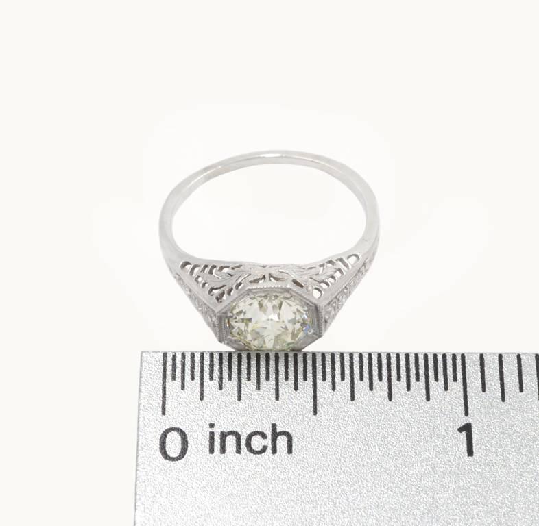 Women's Edwardian 1.25 Carat Old European Cut Diamond and Platinum Ring, circa 1910 For Sale