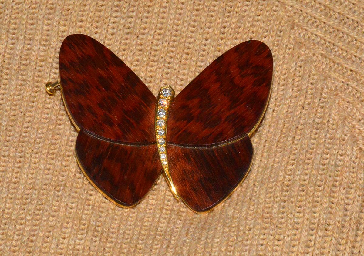 Large 1990s Van Cleef ‘VCA’ Wood Butterfly Brooch with Diamond Accents In Excellent Condition In Teaneck, NJ