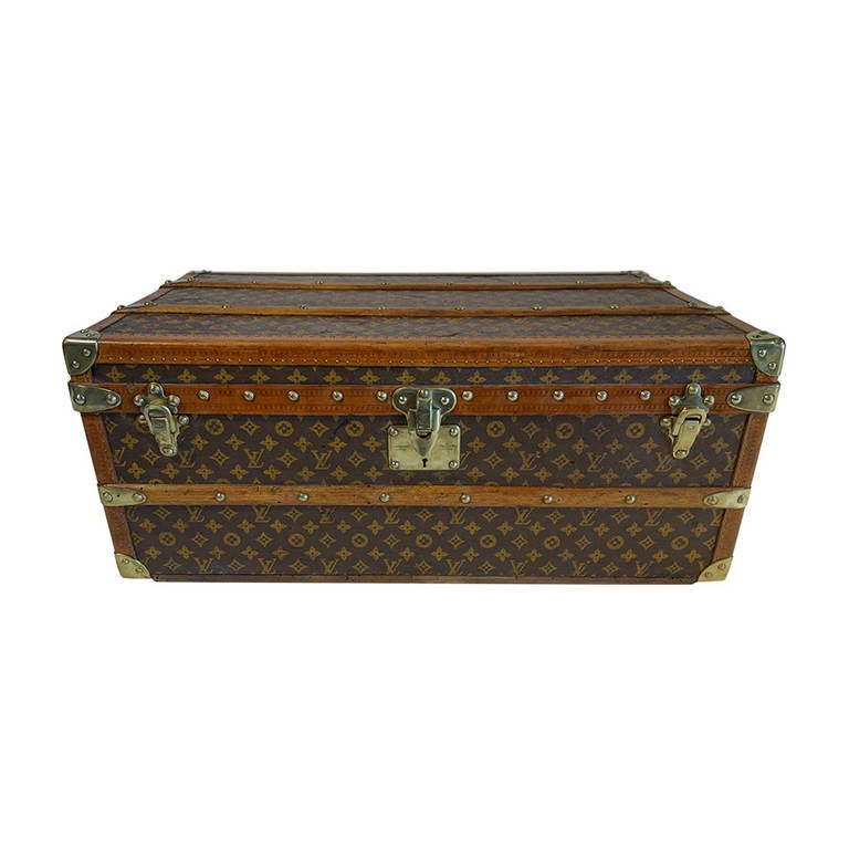 Louis Vuitton  Stencil Monogram  Cabin  Trunk 1910 / Malle For Sale