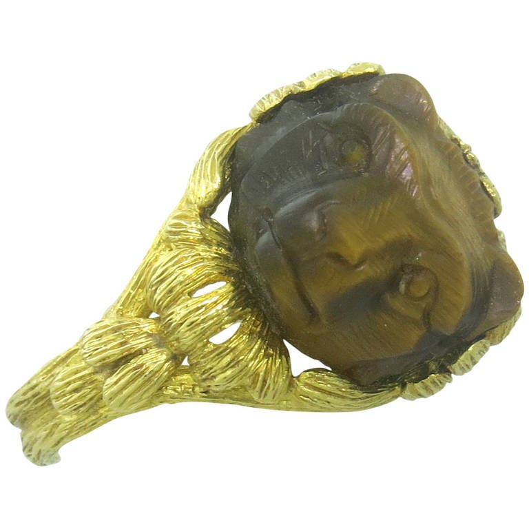 1960s Continental Carved Tiger's Eye Gold Bear Ring
