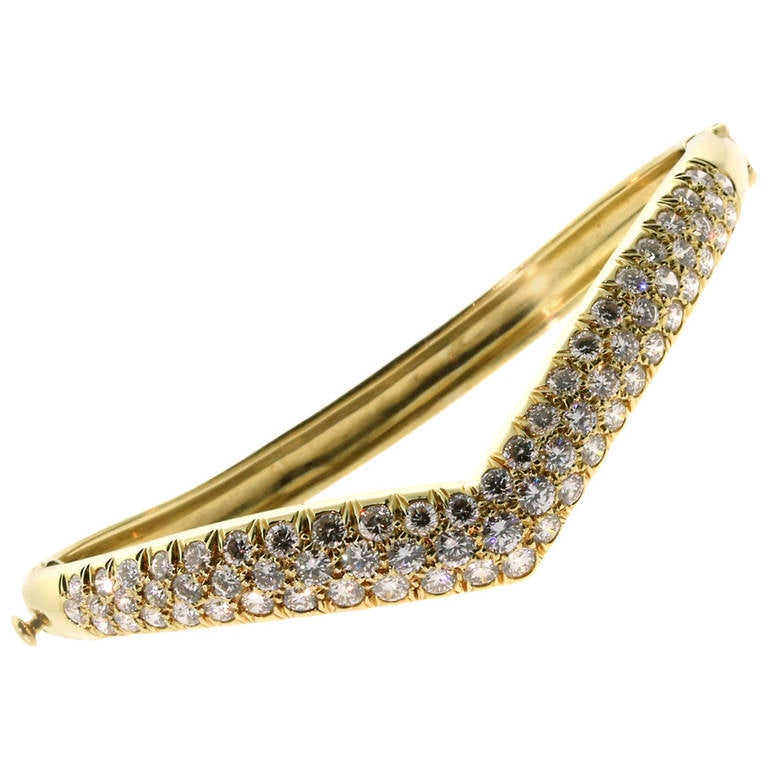 1980s Van Cleef & Arpels Diamond Gold Bangle Bracelet 