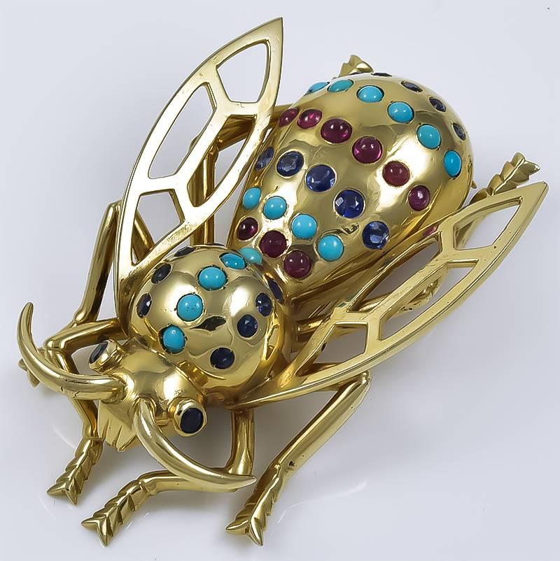 1940s Large Two Dimensional Retro Turquoise Ruby Sapphire Gold Fly Brooch In Excellent Condition For Sale In Teaneck, NJ