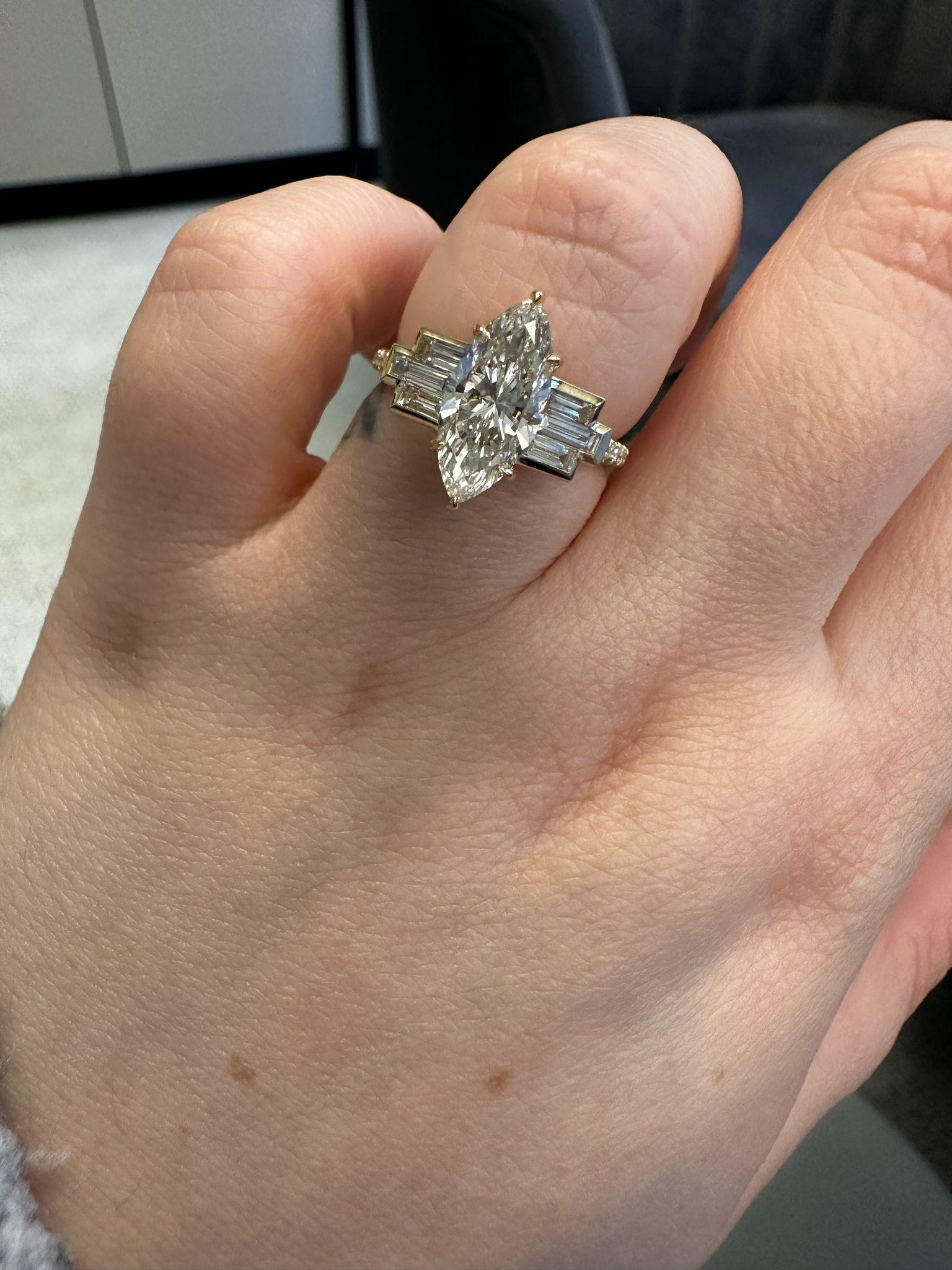 GIA-zertifizierter 2,03 Karat Marquise-Diamant-Ring (Marquiseschliff)