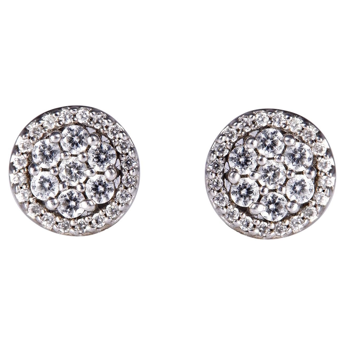 TJD Clous d'oreilles en or blanc 14 carats avec halo de diamants ronds de 0,50 carat en vente