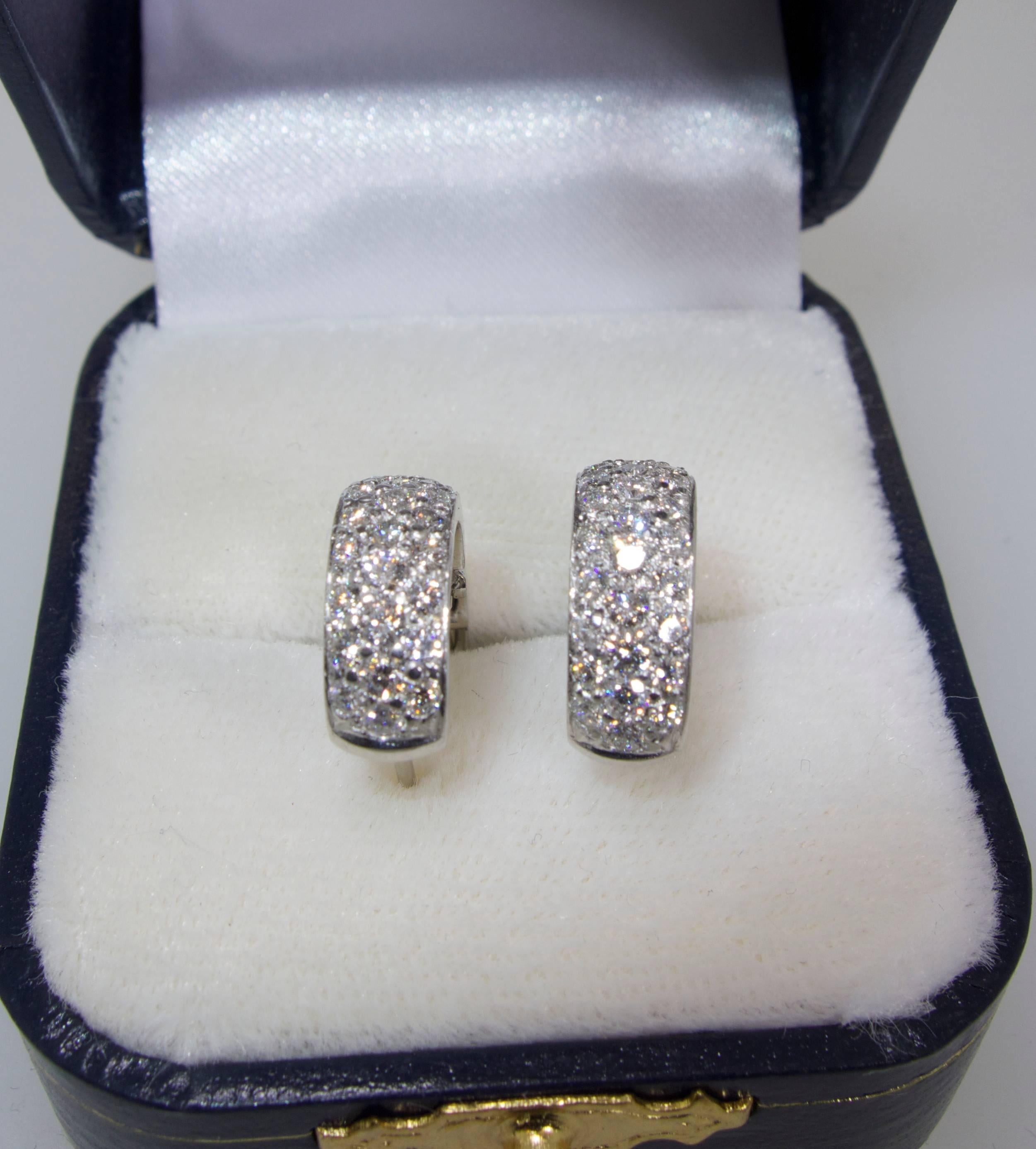 Diamond Hoop Earrings In Excellent Condition In Aspen, CO