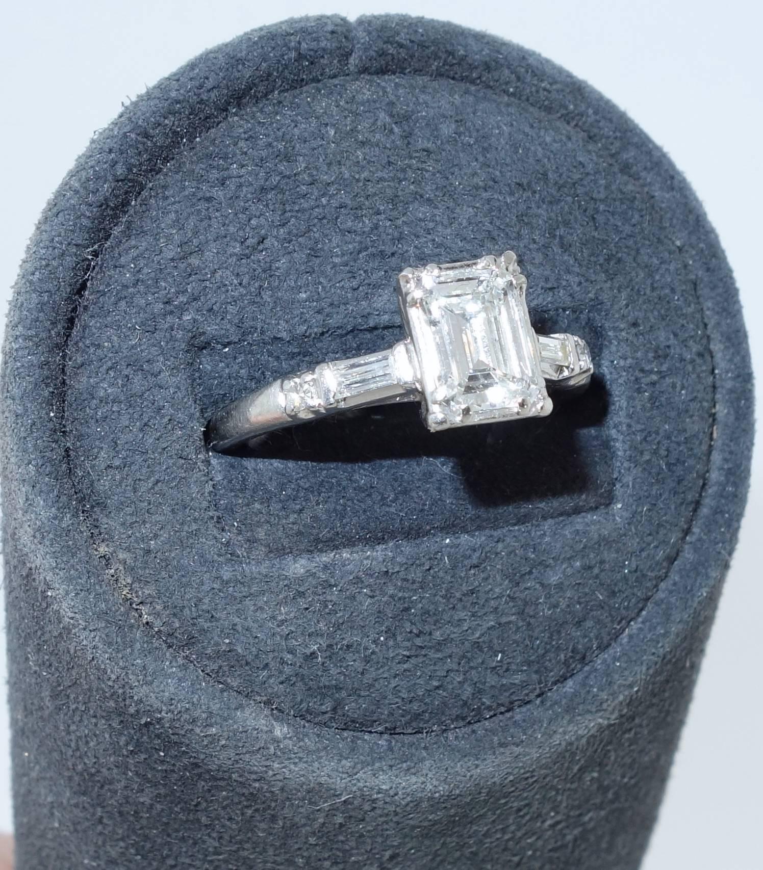 Fine Diamond Platinum Ring In Excellent Condition In Aspen, CO
