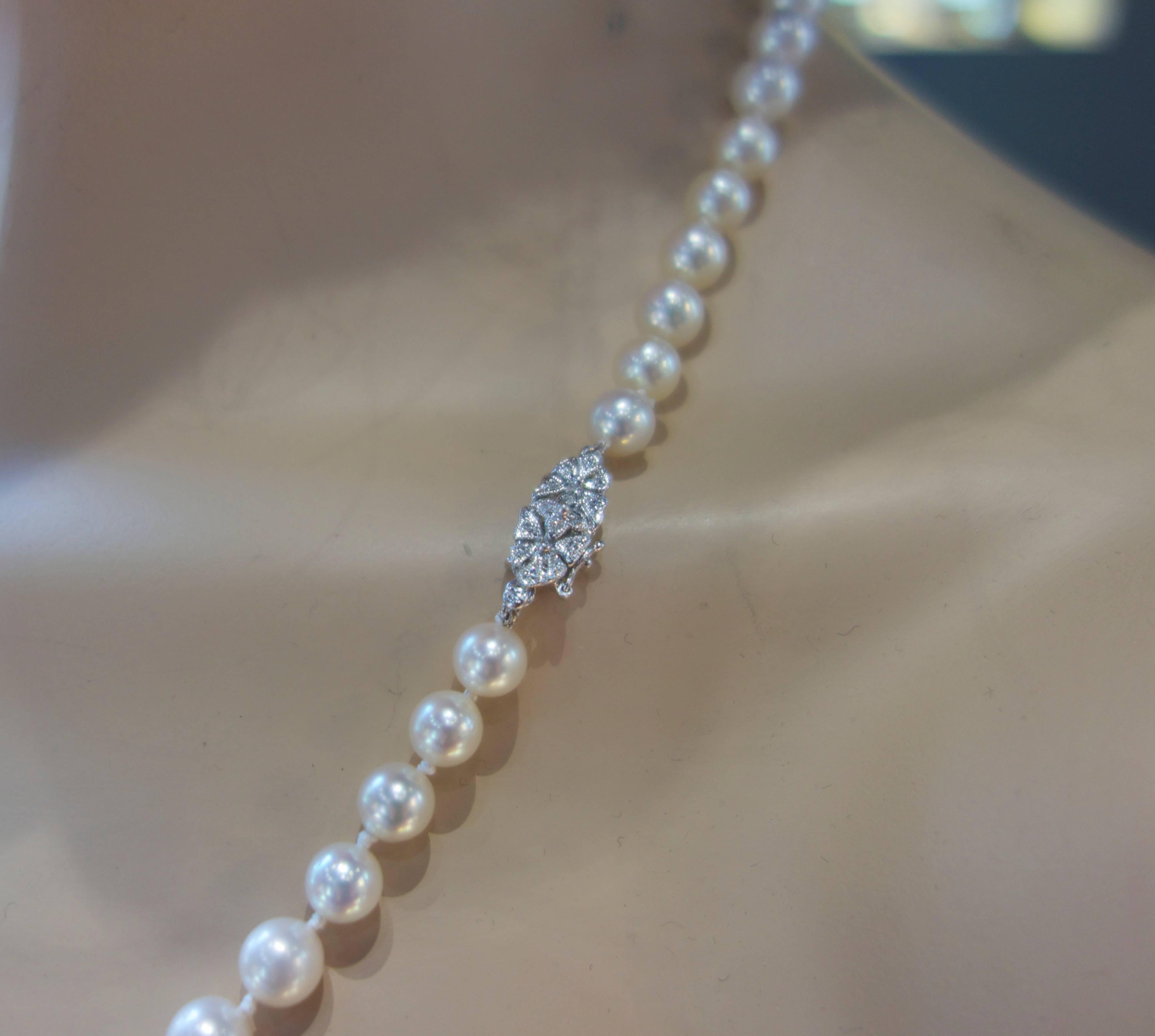 Fine Strand of Pearls with a Diamond Clasp 4