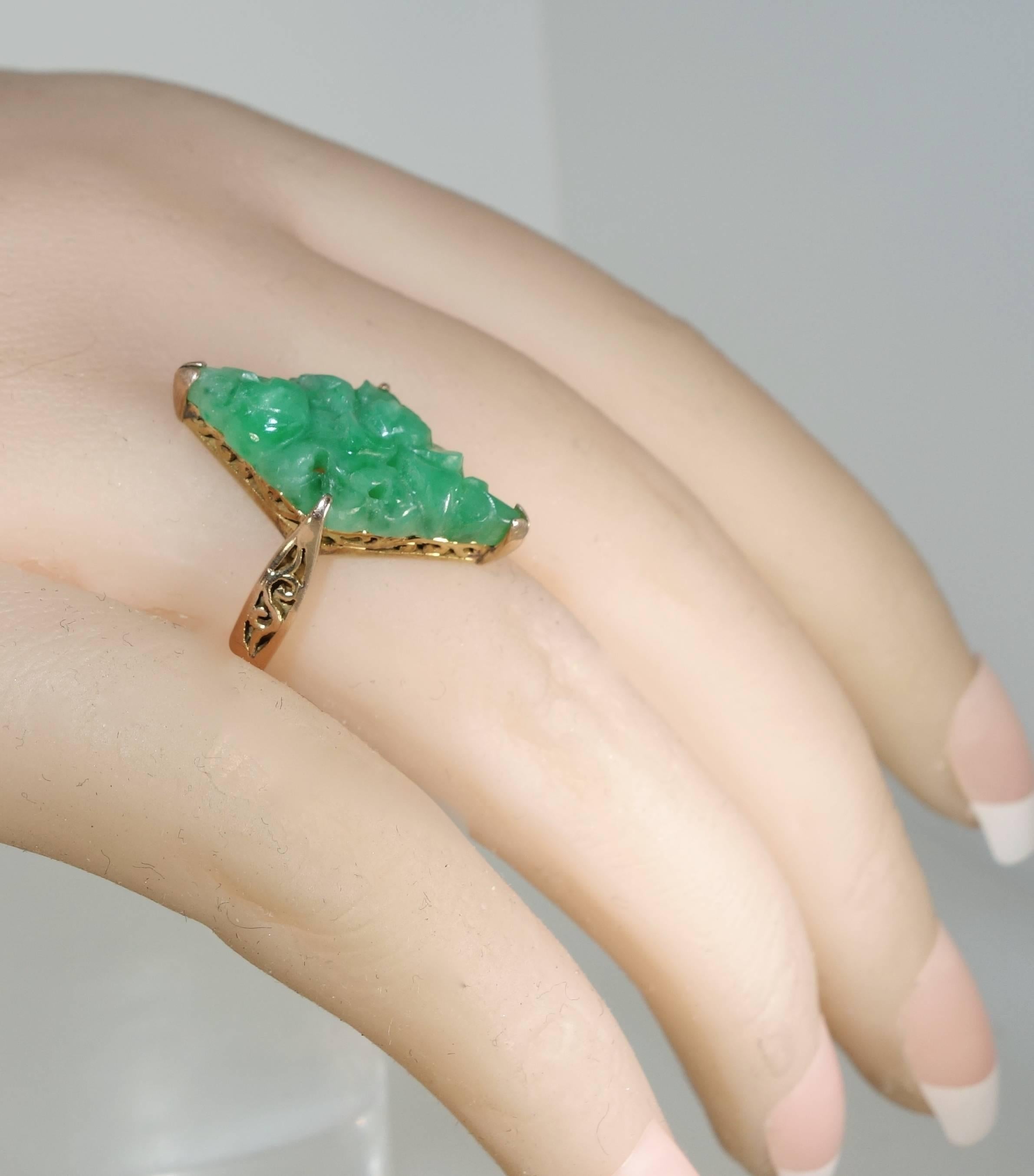 Early Jadeite Jade Rose Gold Ring In Excellent Condition In Aspen, CO