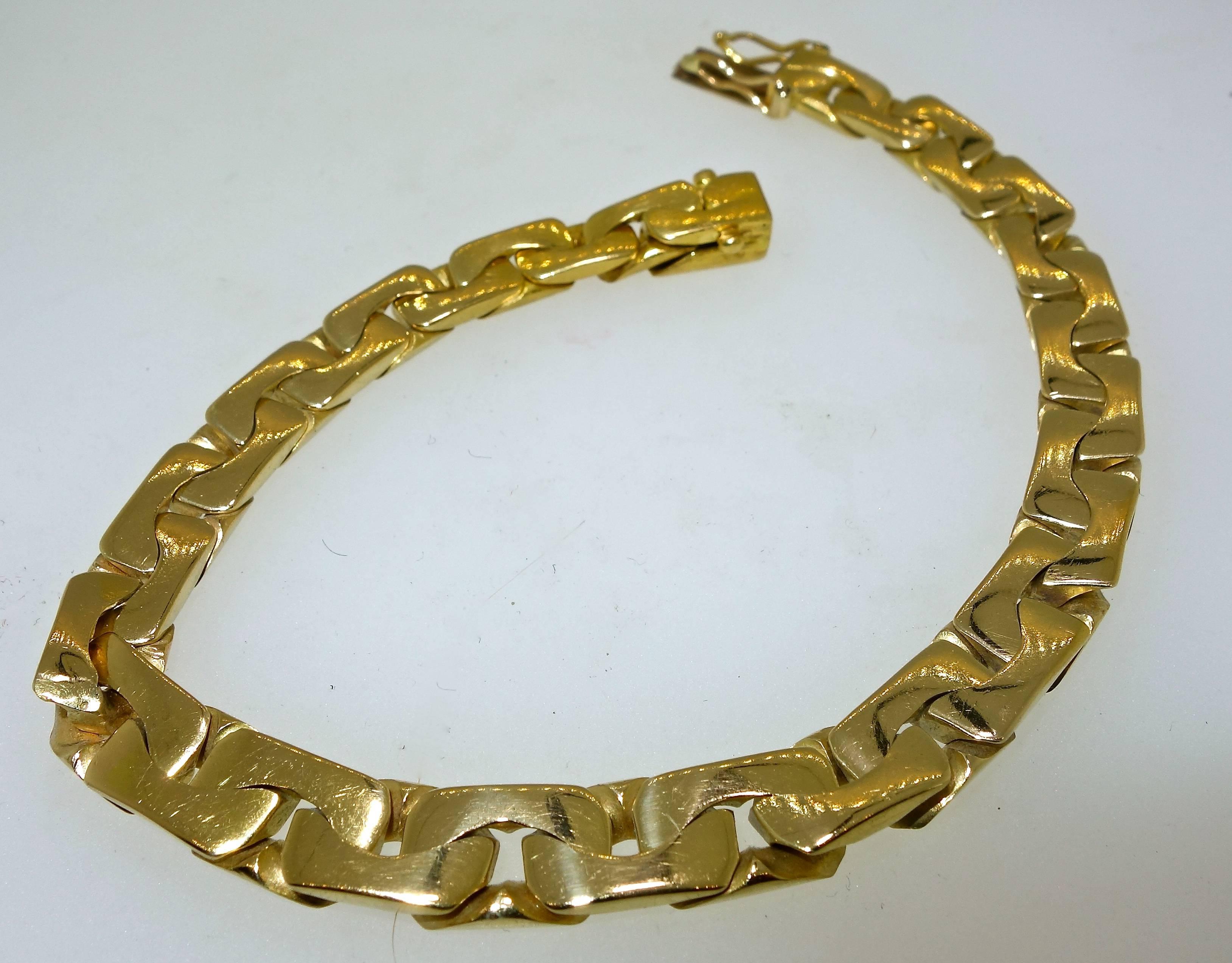 Unusual Gold Link Bracelet In Excellent Condition In Aspen, CO