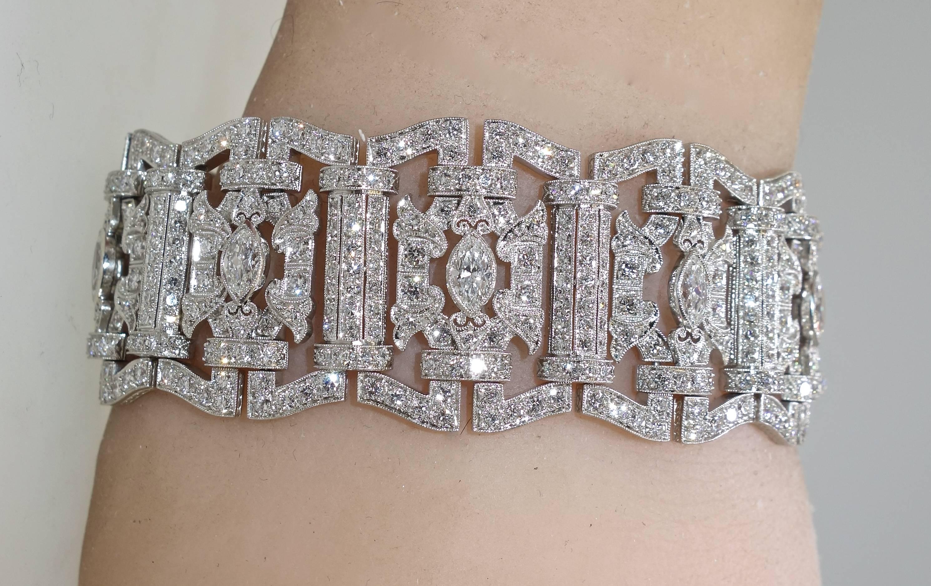 Art Deco Diamond Platinum Bracelet, circa 1935 In Excellent Condition In Aspen, CO
