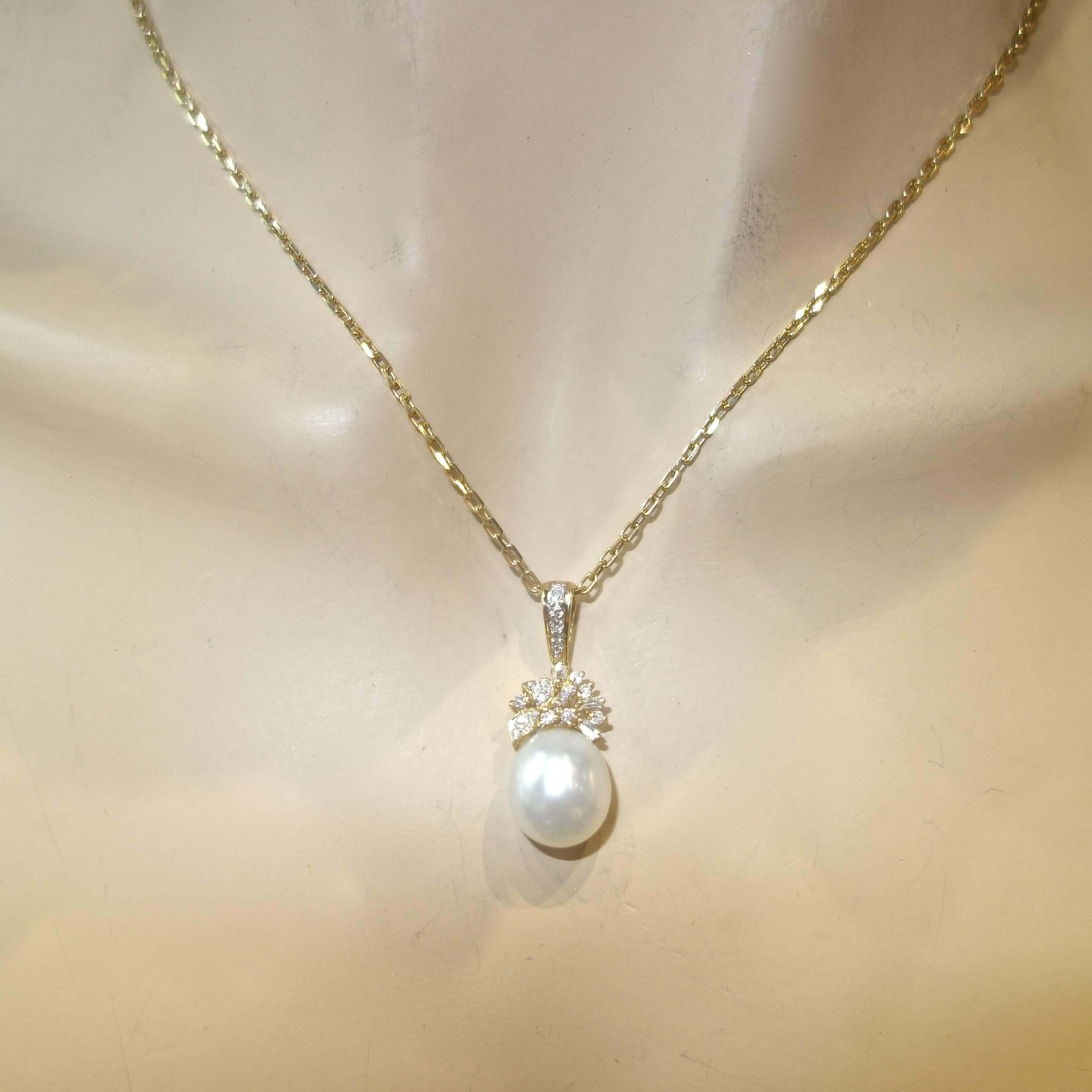 South Sea Pearl and Diamond Pendant Necklace In Excellent Condition In Aspen, CO