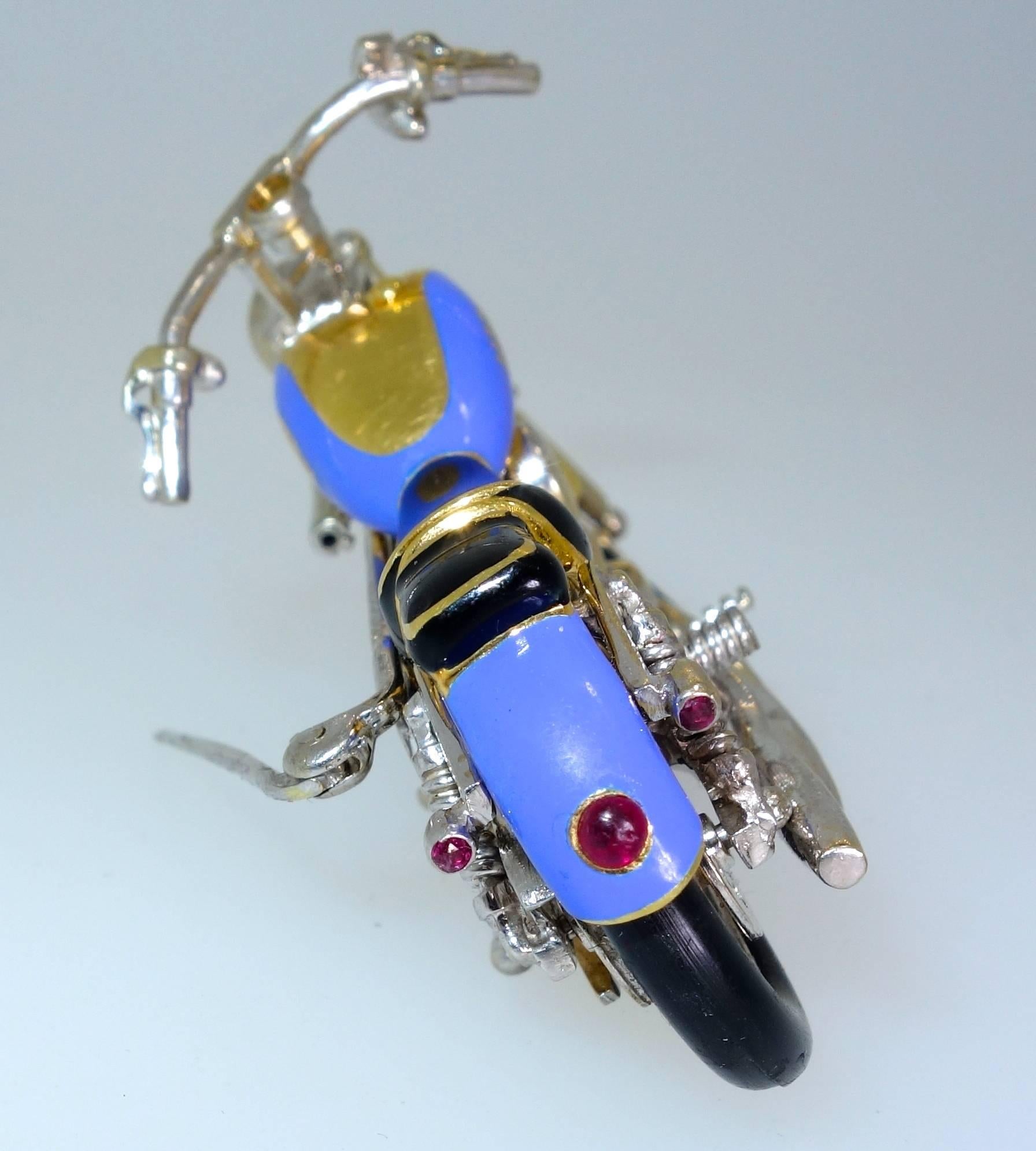 Harley Motorcycle Brooch in 18 Karat with Diamonds and Ruby In Excellent Condition In Aspen, CO