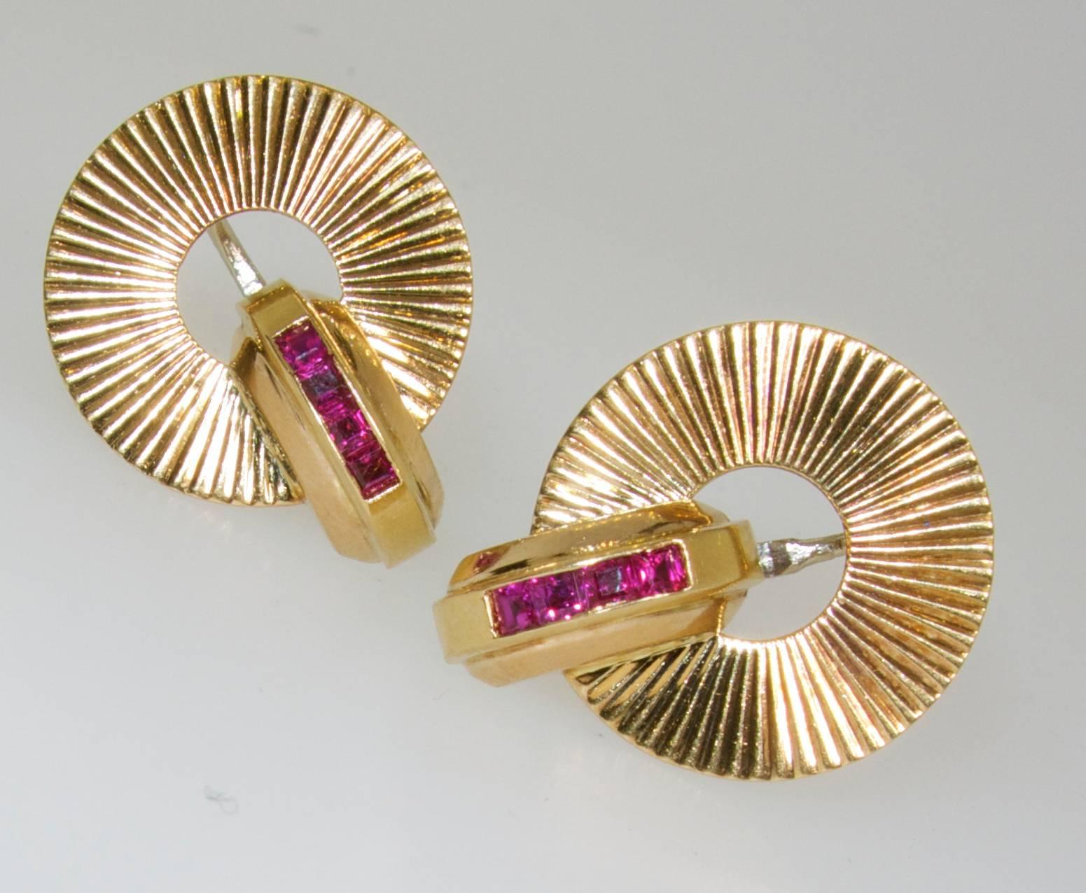 Classic American Retro Earrings In Excellent Condition In Aspen, CO