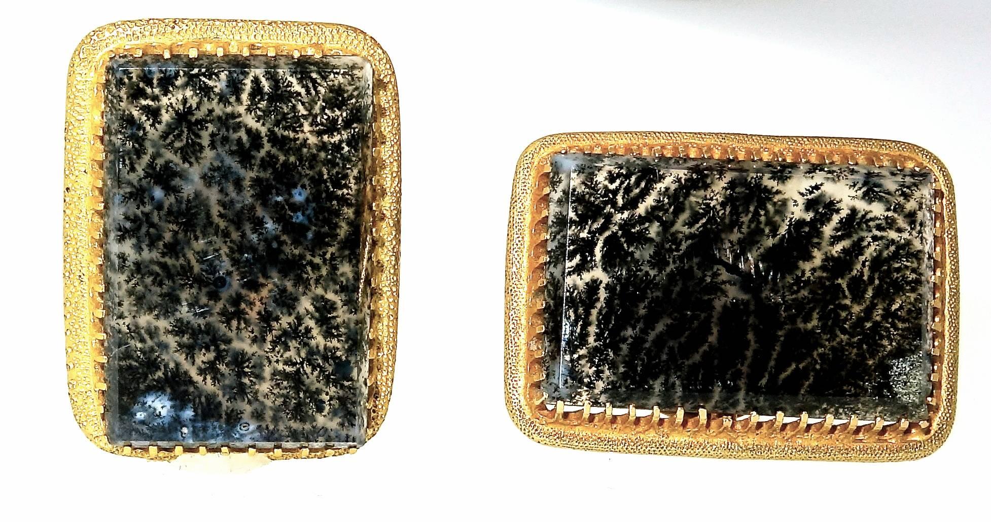 18K Victorian cufflinks centering, in ornate prongs, retangular cut,  Moss Agate.  This cuff buttons have a classic nineteenth century back which makes them easy to put on.