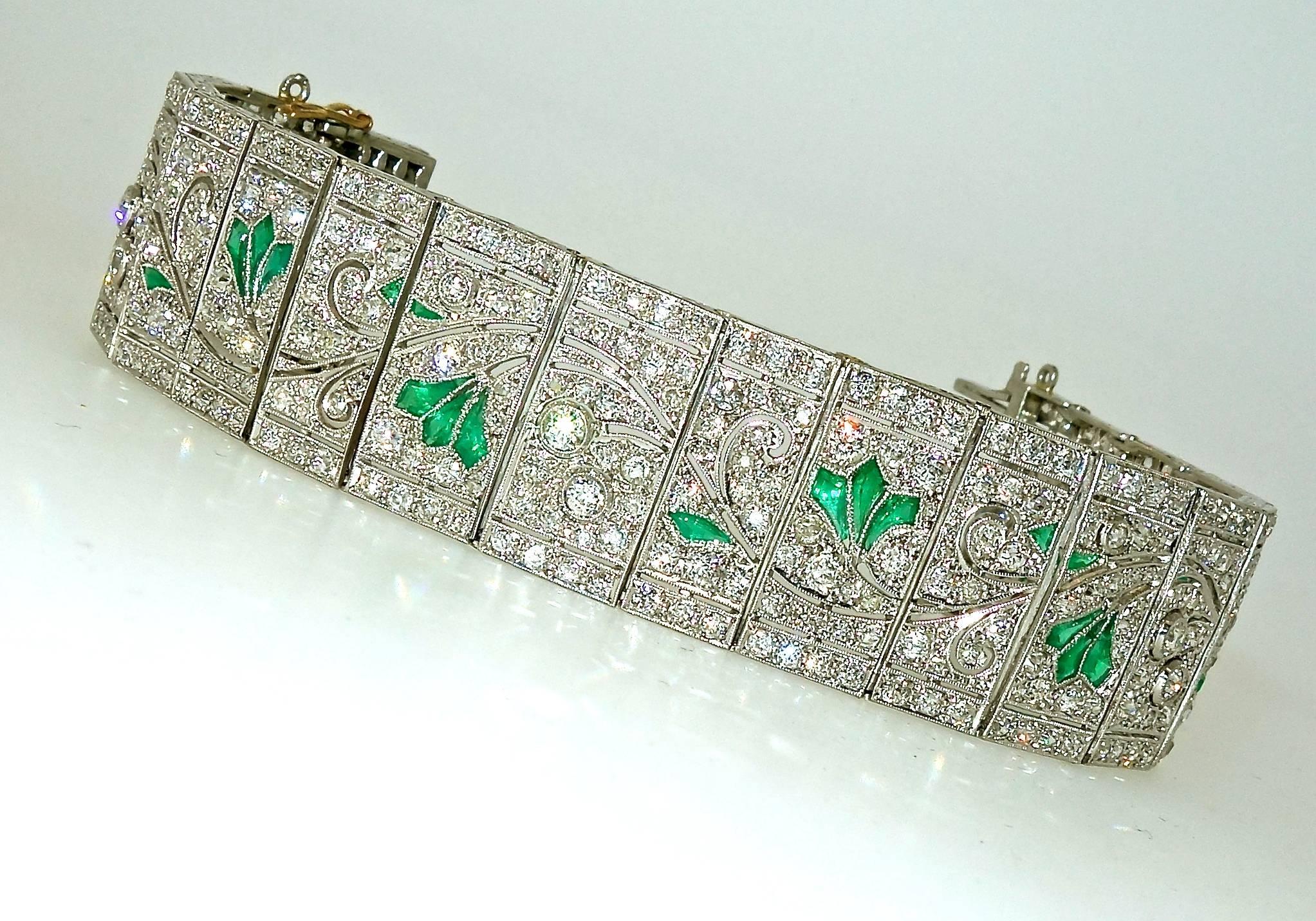 Art Deco Diamond and Emerald Bracelet, circa 1930 In Excellent Condition In Aspen, CO