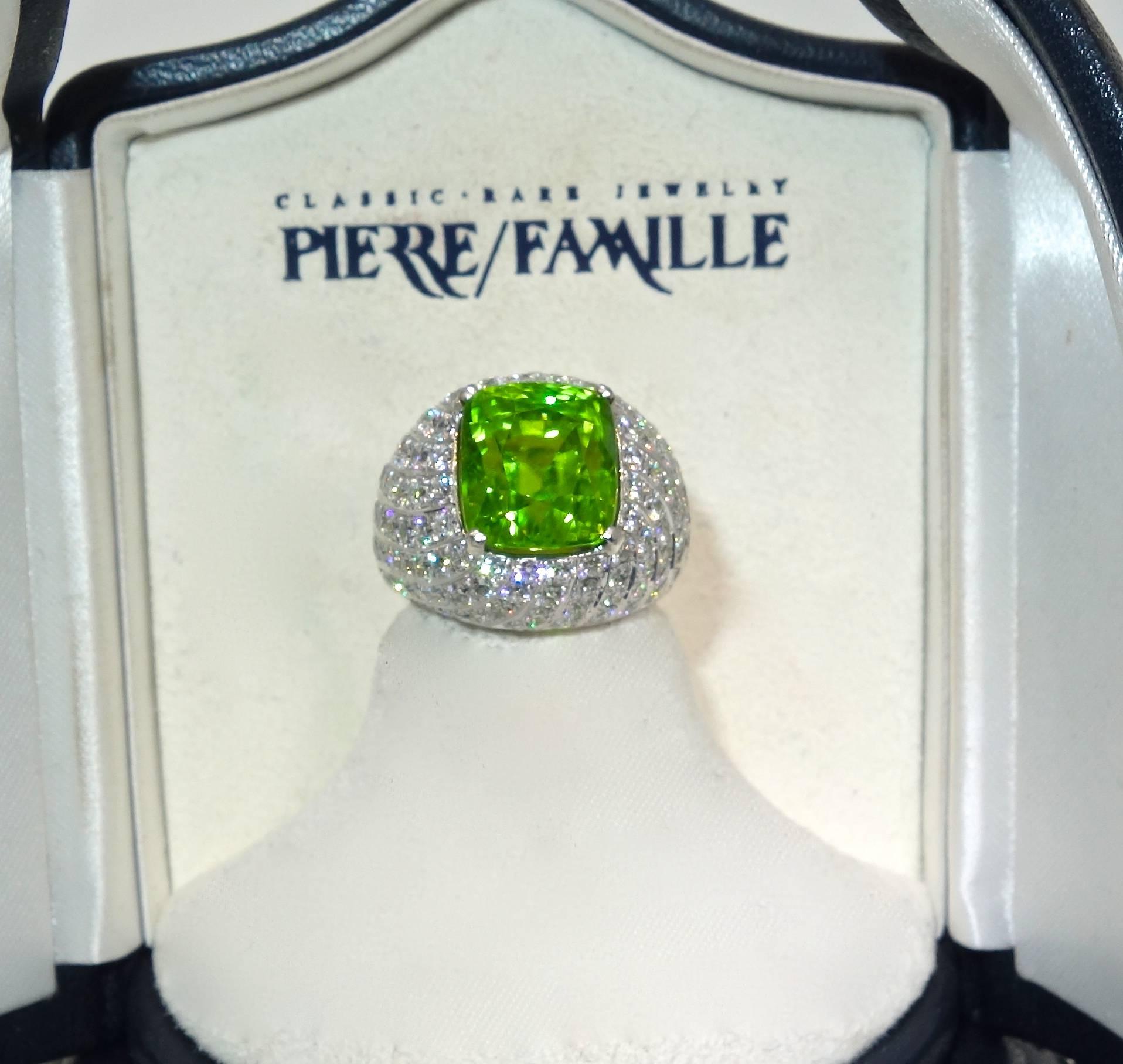 Fine Peridot and Diamond Ring In Excellent Condition In Aspen, CO