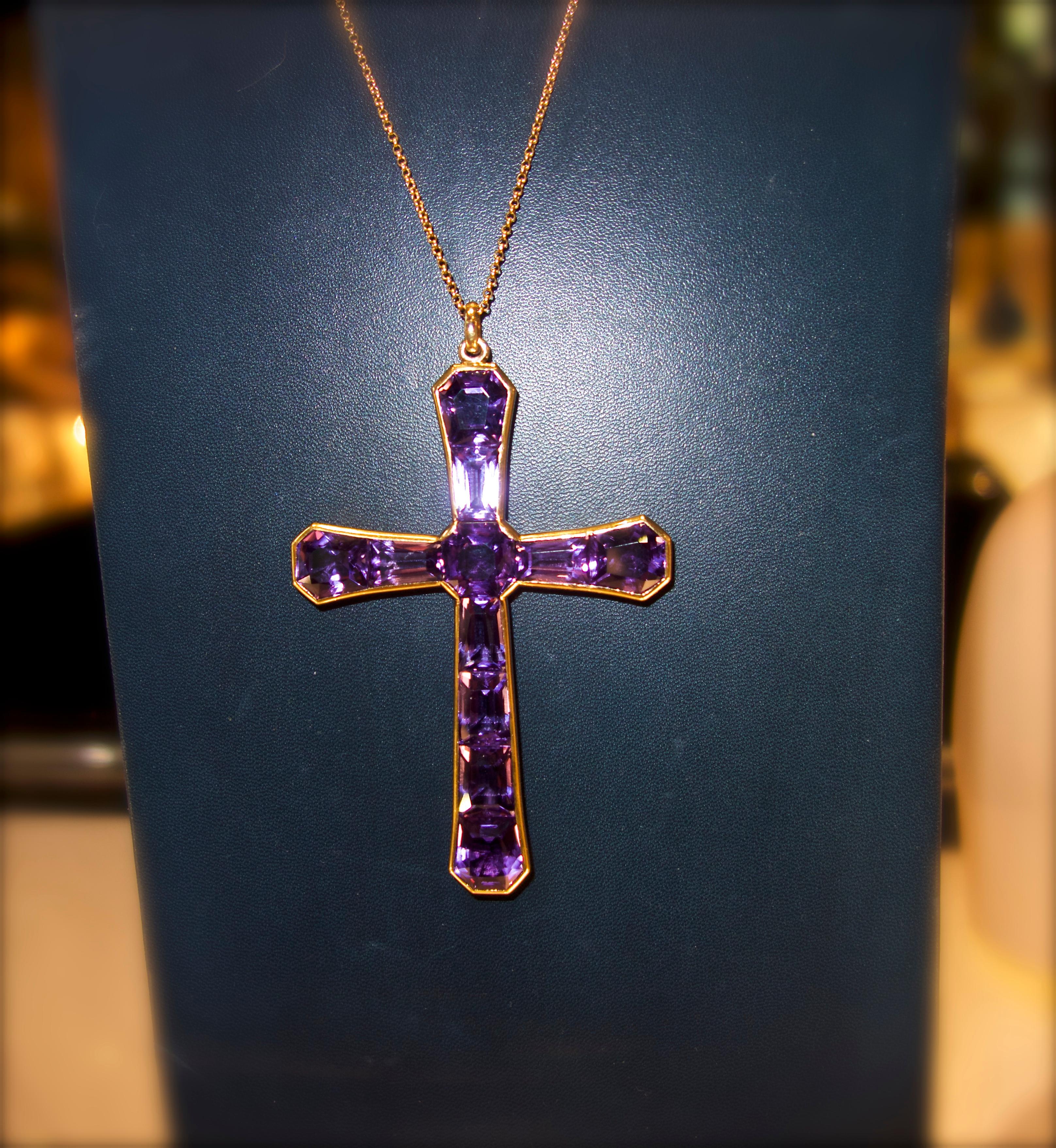 Large Antique Cross of Fine Fancy Cut Amethysts, circa 1890 In Excellent Condition In Aspen, CO