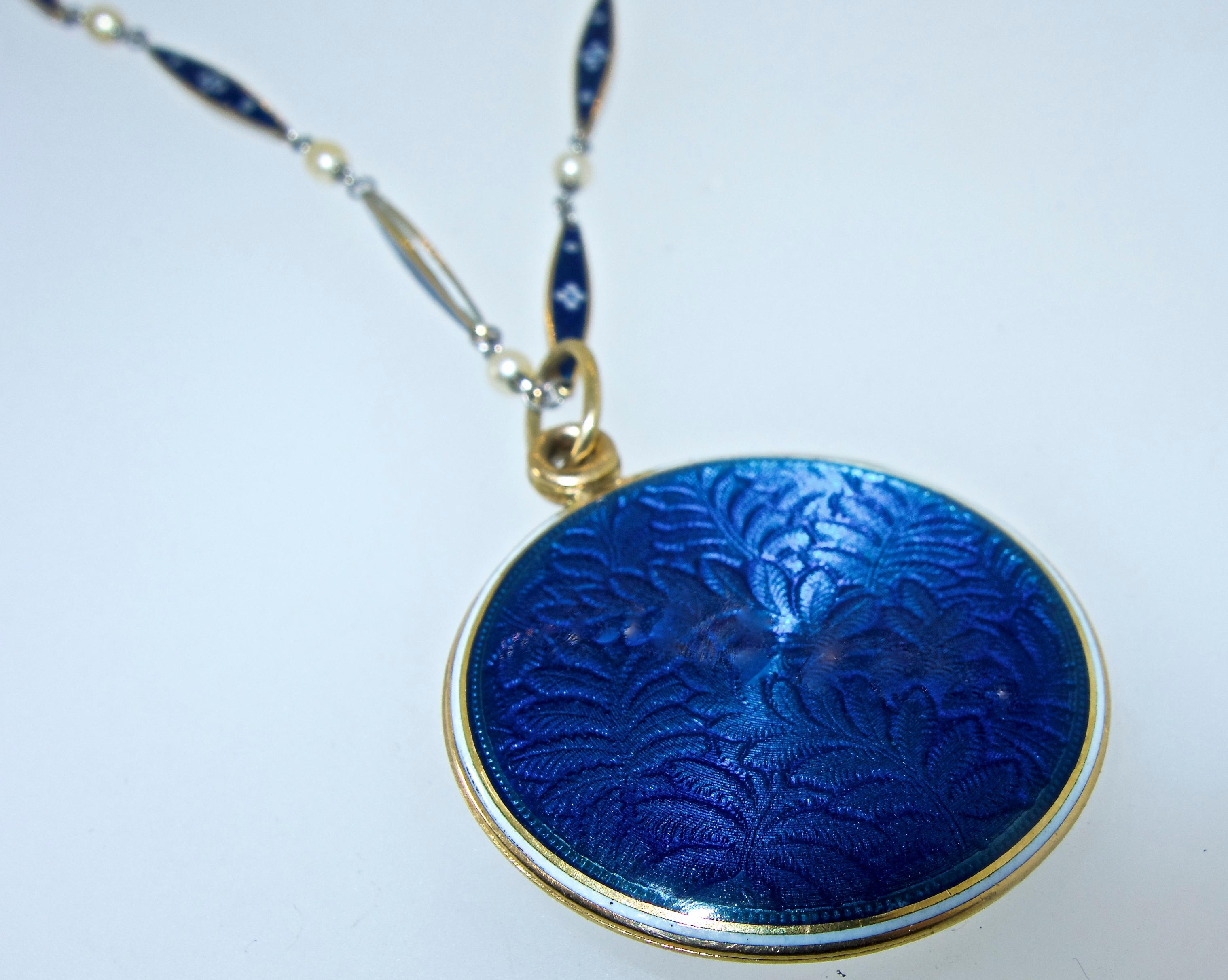 Antique Enamel Locket and Chain, circa 1905 In Good Condition In Aspen, CO