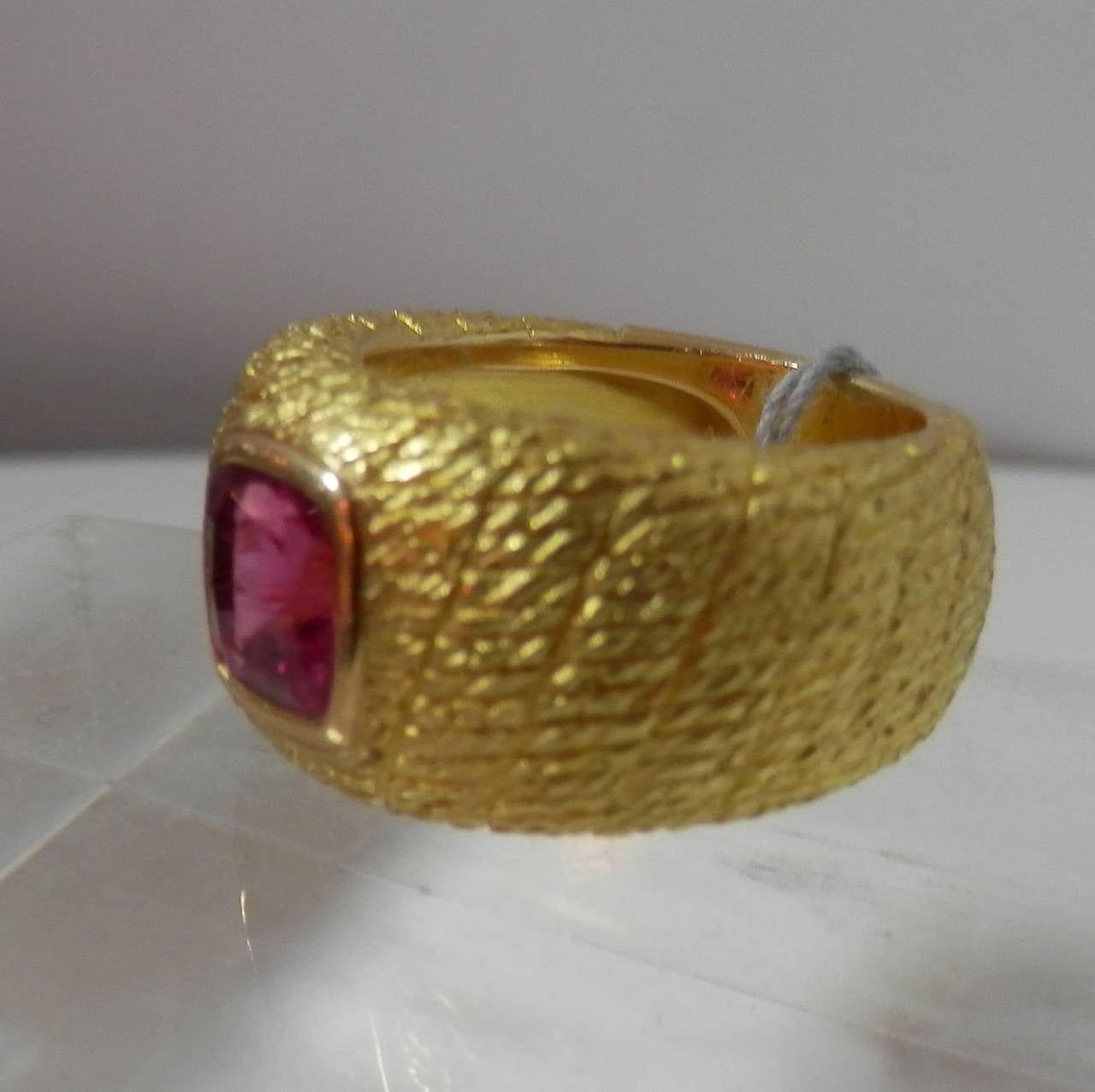 Contemporary Van Cleef & Arpels pink tourmaline Gold ring