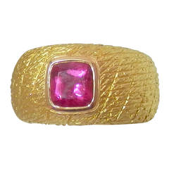 Van Cleef & Arpels pink tourmaline Gold ring