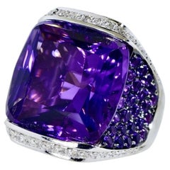 Garavelli Milano, oro bianco 18 carati, 28 ct. Anello cocktail con ametista e diamante