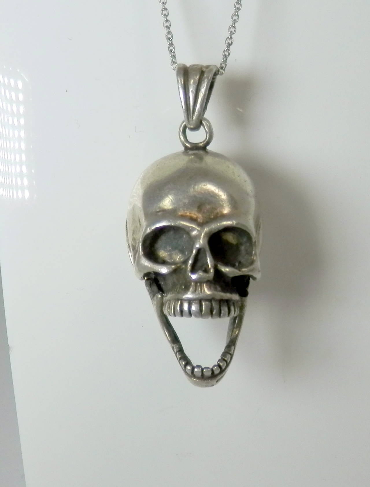 Silver Skull Pendant 2