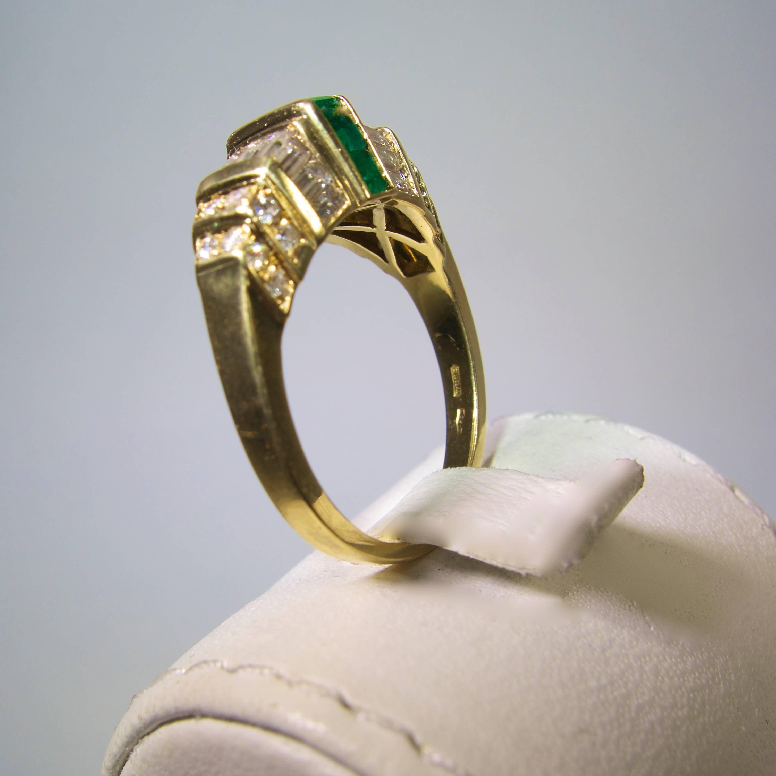 Women's Bulgari emerald diamond gold ring