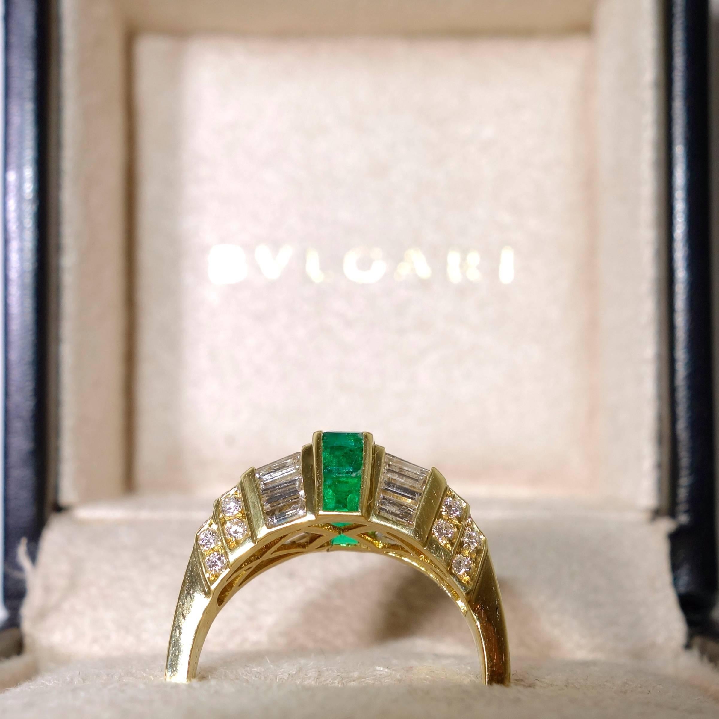 Bulgari emerald diamond gold ring 2