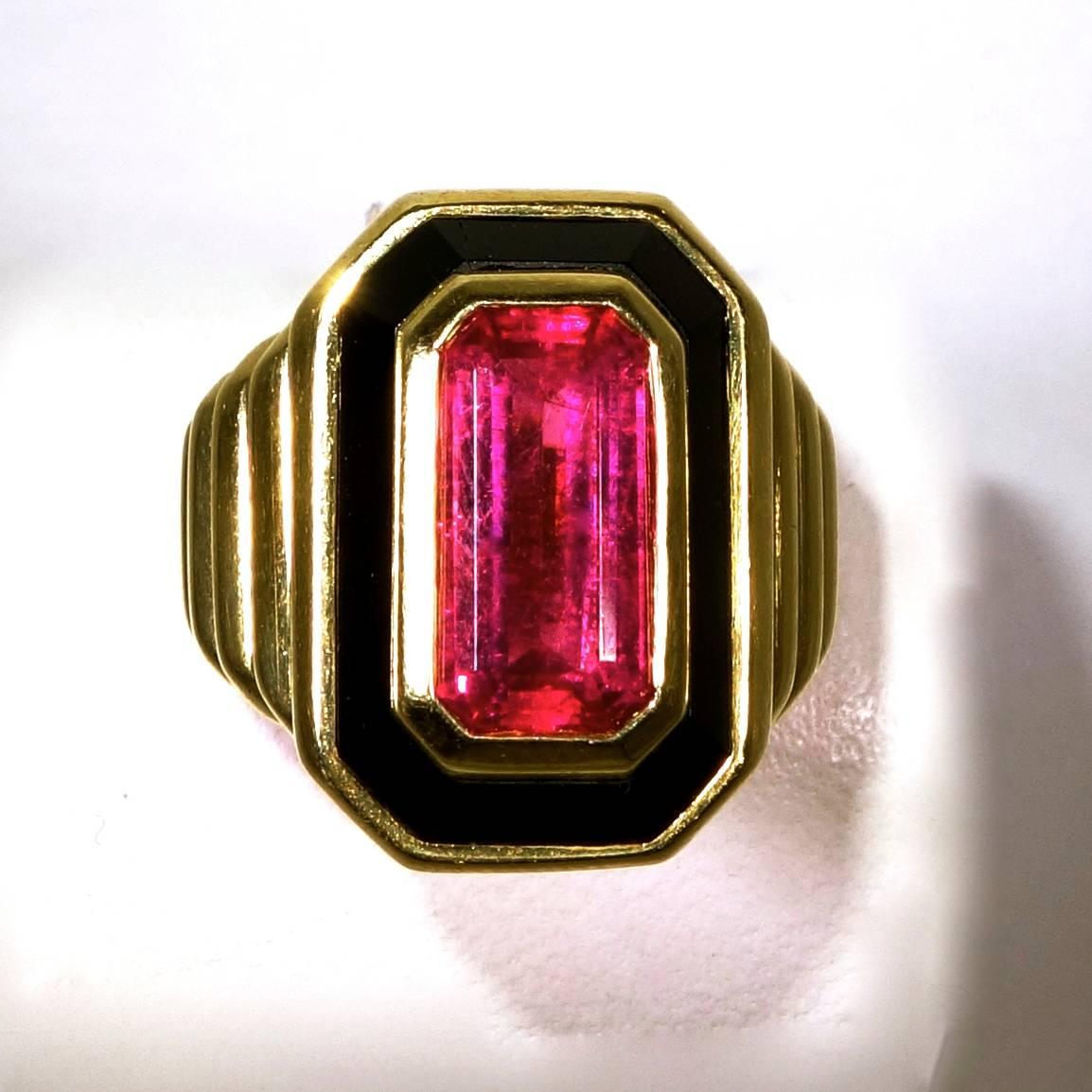 Contemporary Hot Pink Tourmaline Onyx Gold Ring