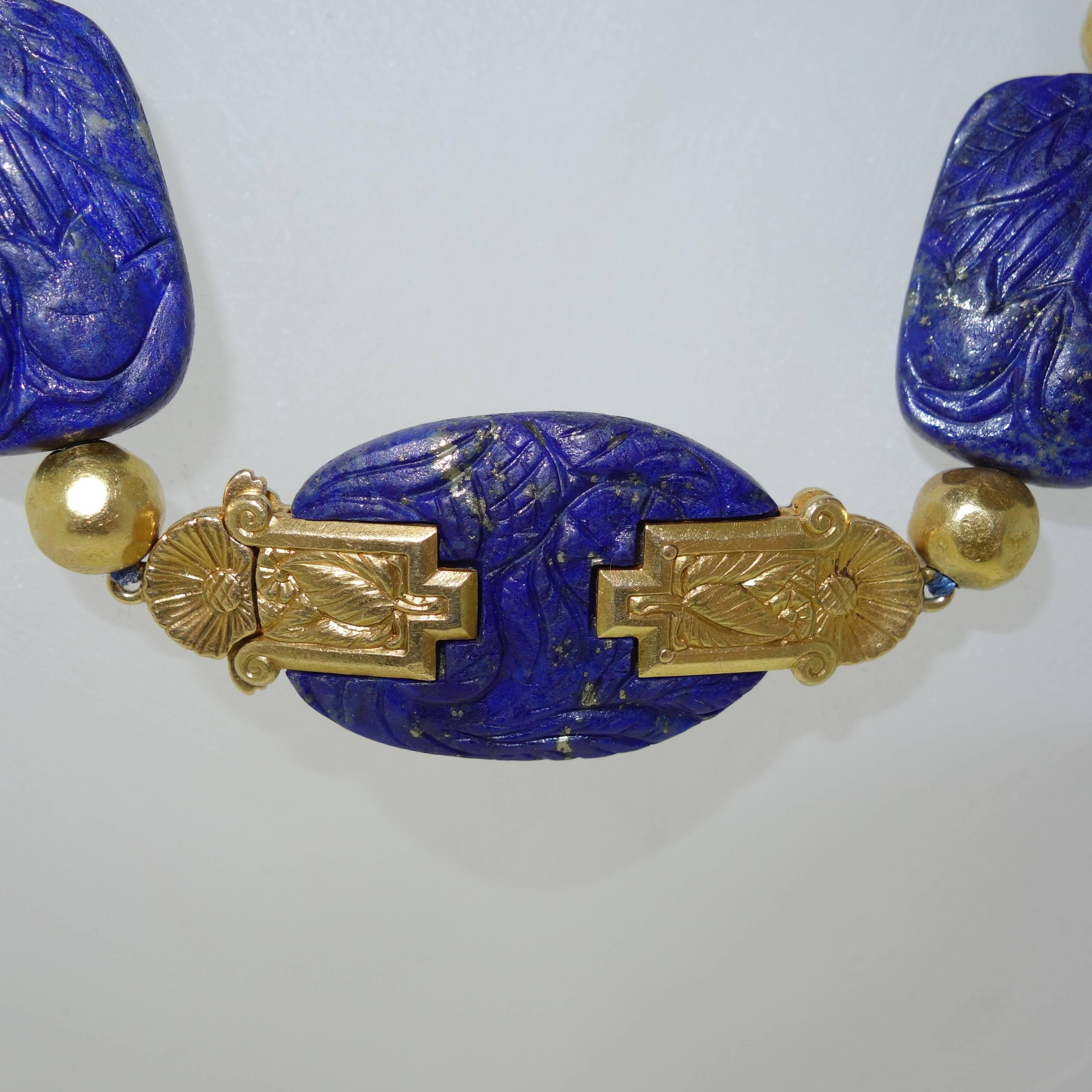 1920s French Art Deco Carved Lapis Gold Necklace In Excellent Condition In Aspen, CO