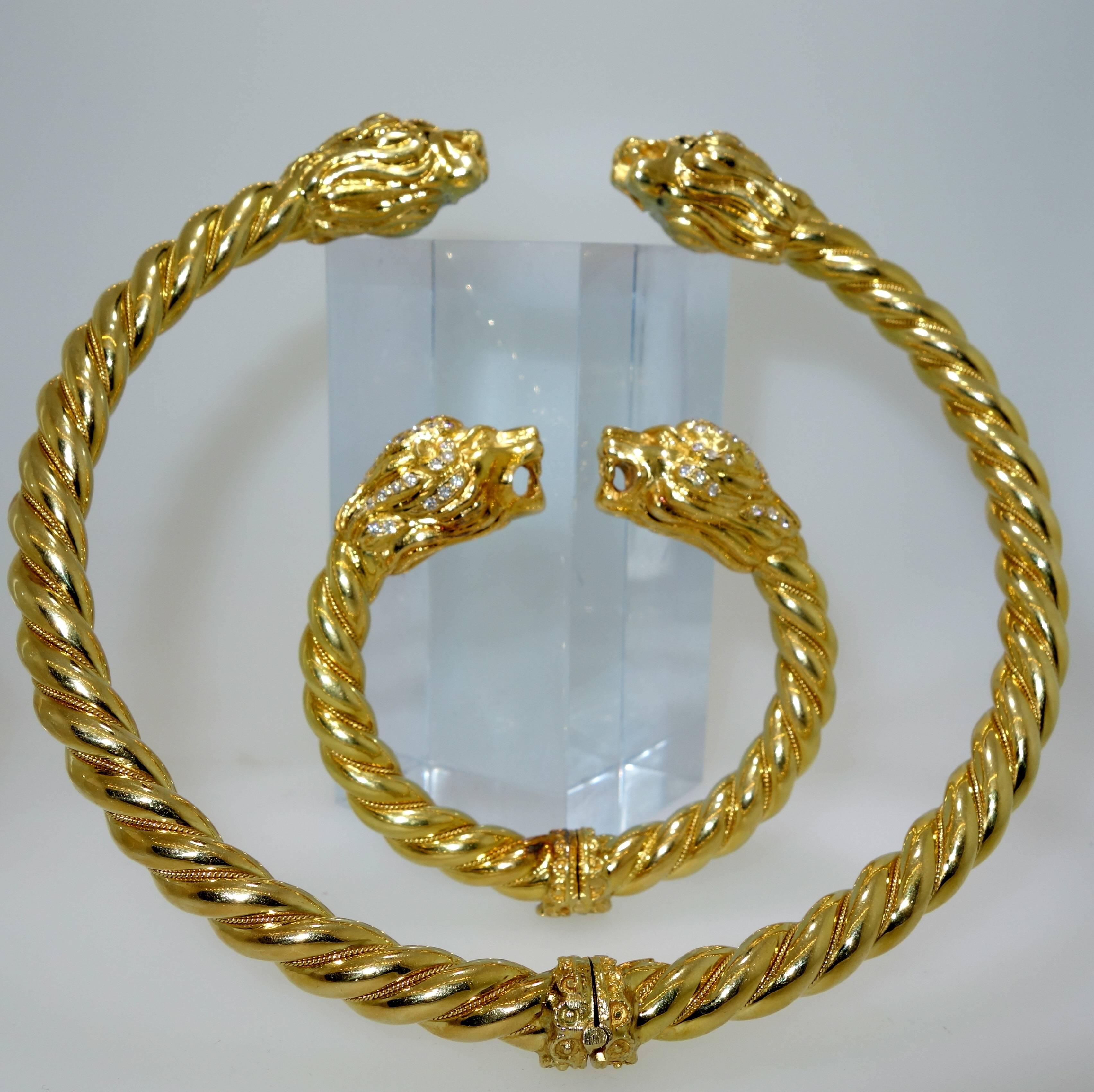  Lion's head gold bangle bracelet In Excellent Condition In Aspen, CO