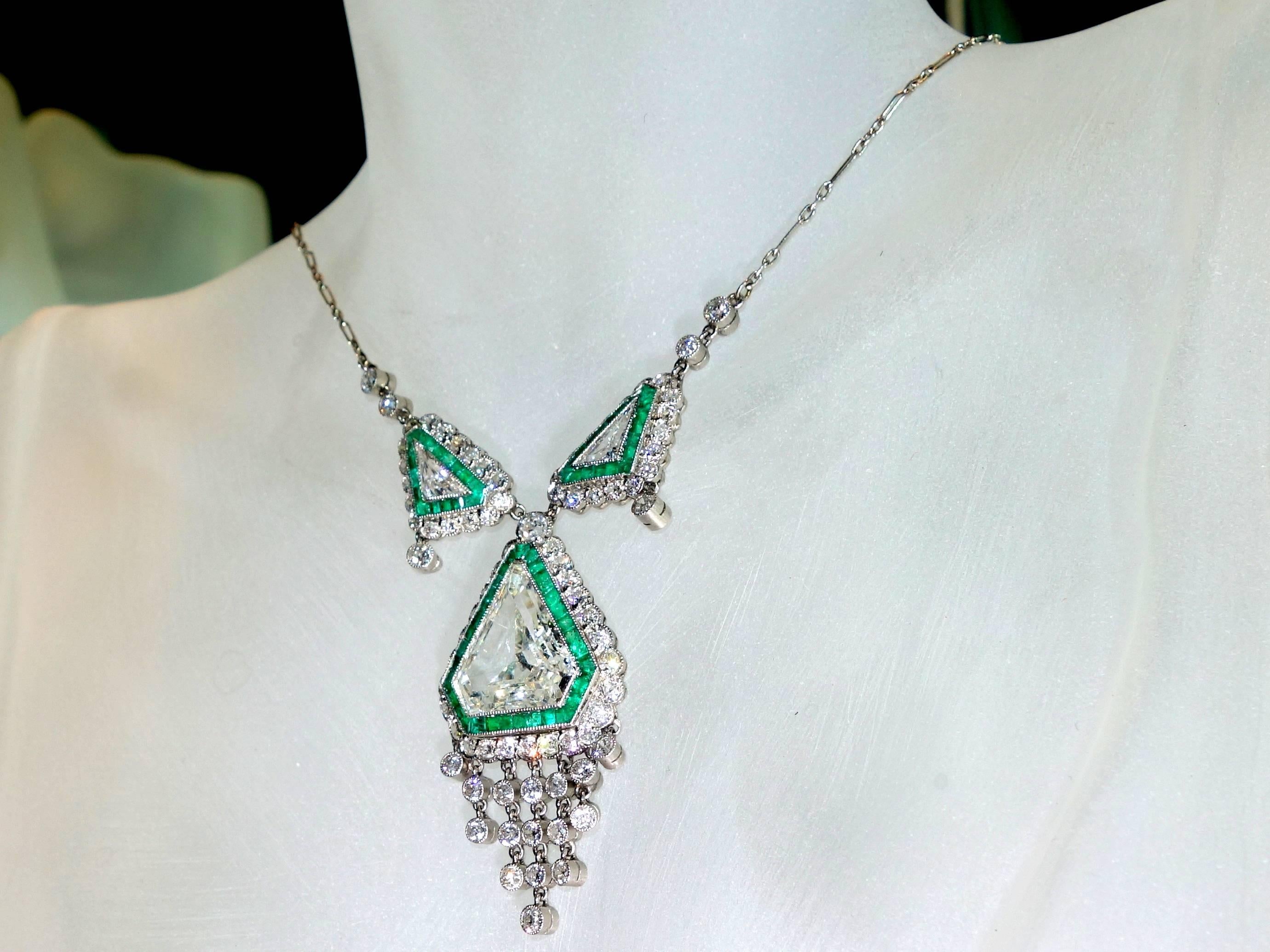 Art Deco Emerald Diamond Platinum Necklace 2