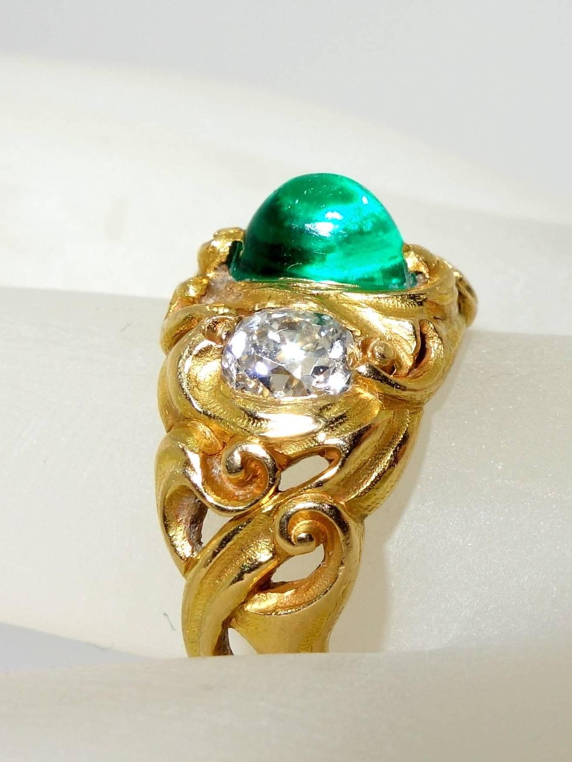 1900 Art Nouveau Emerald Diamond Gold Ring For Sale at 1stdibs
