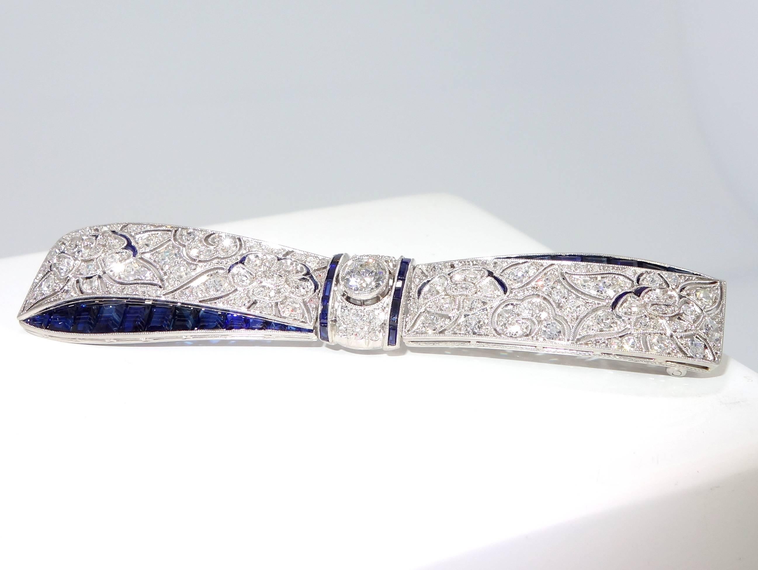 Women's Art Deco diamond and sapphire bow brooch