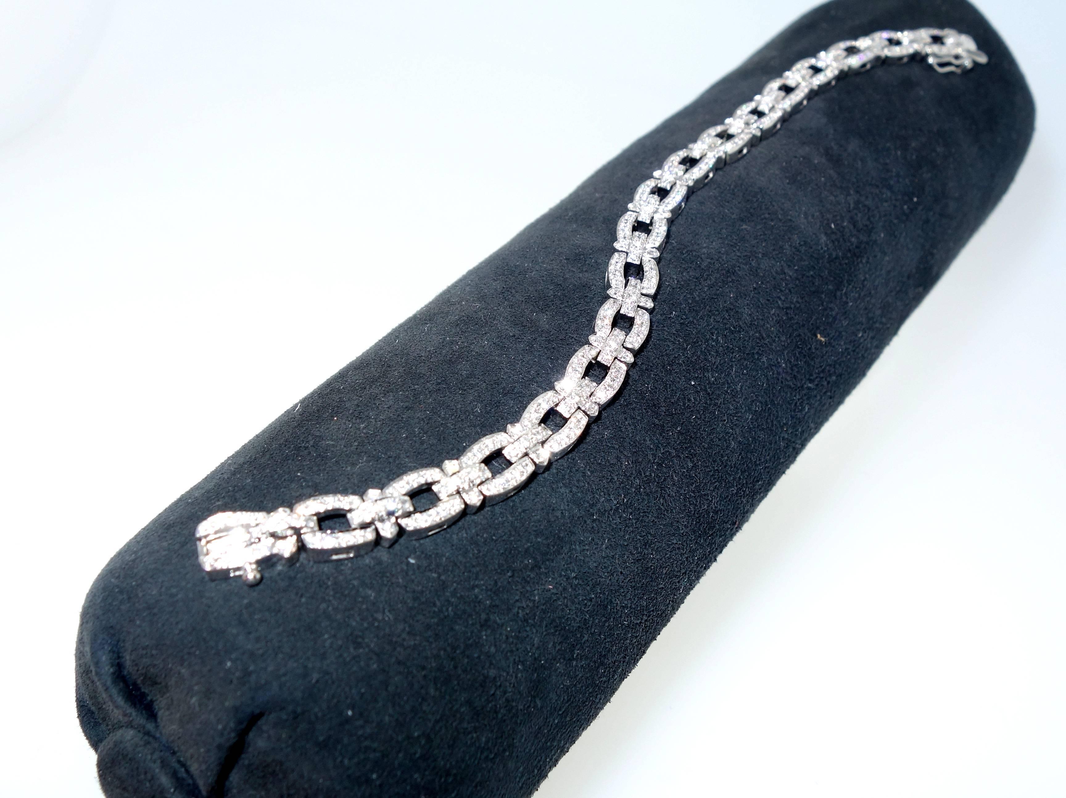 Contemporary Fine Diamond Gold Link Bracelet