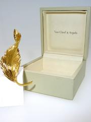 1960s Van Cleef & Arpels France Long Stylized Gold Feather Motif Clip