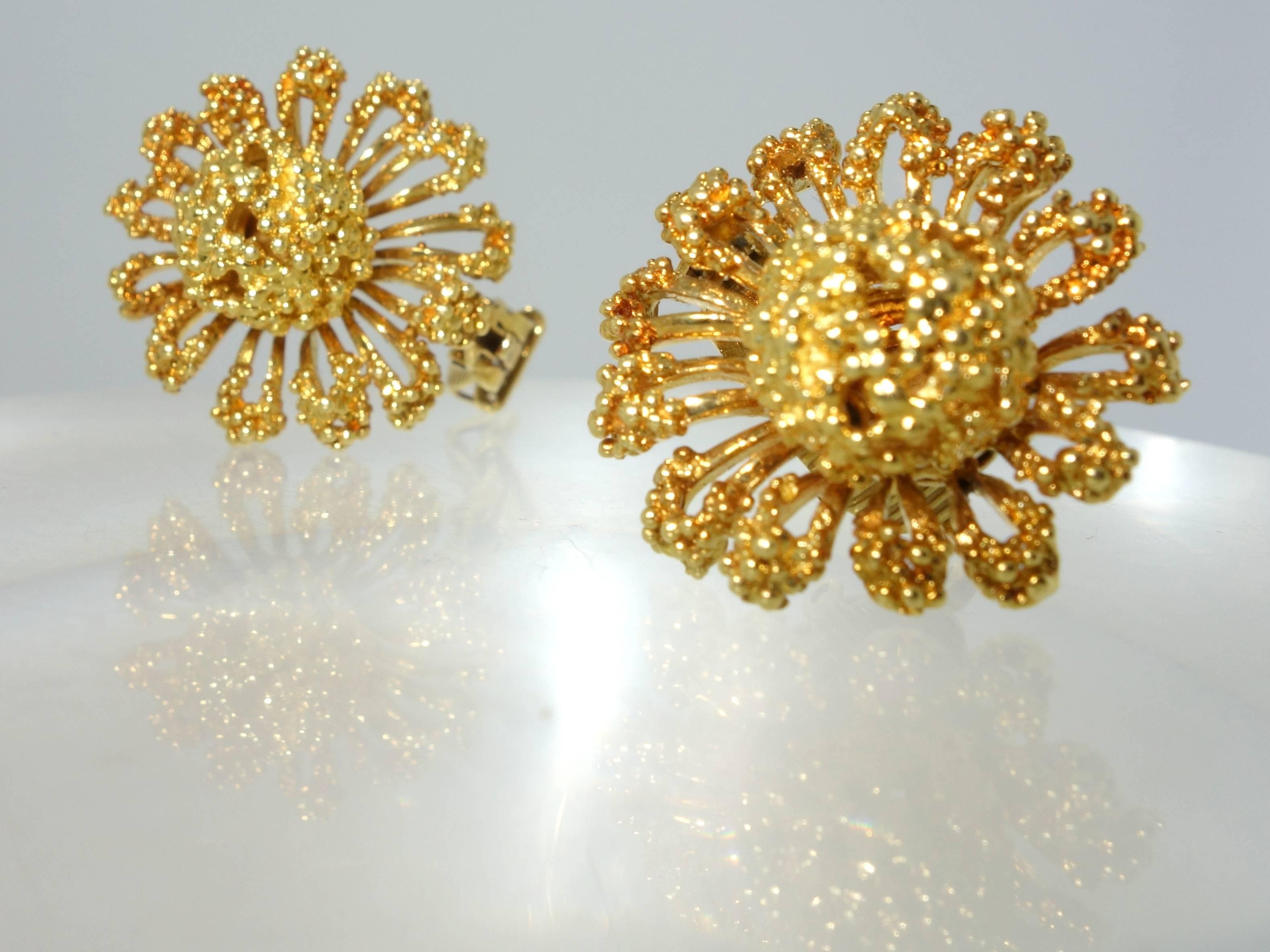 Contemporary 1960s Tiffany & Co. Gold Flower Earrings