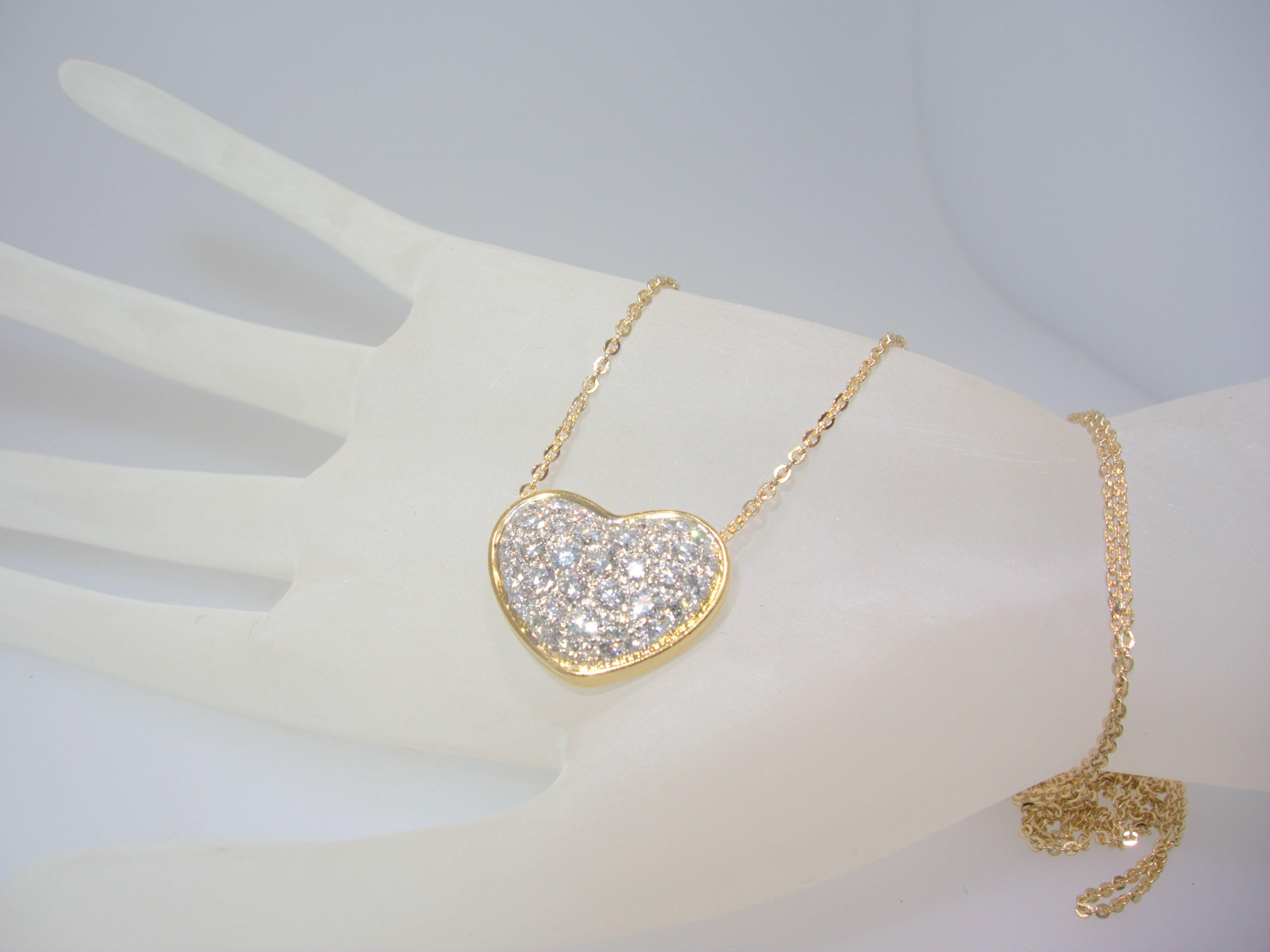 Très long collier sautoir en forme de cœur en or et platine avec pavé de diamants 3