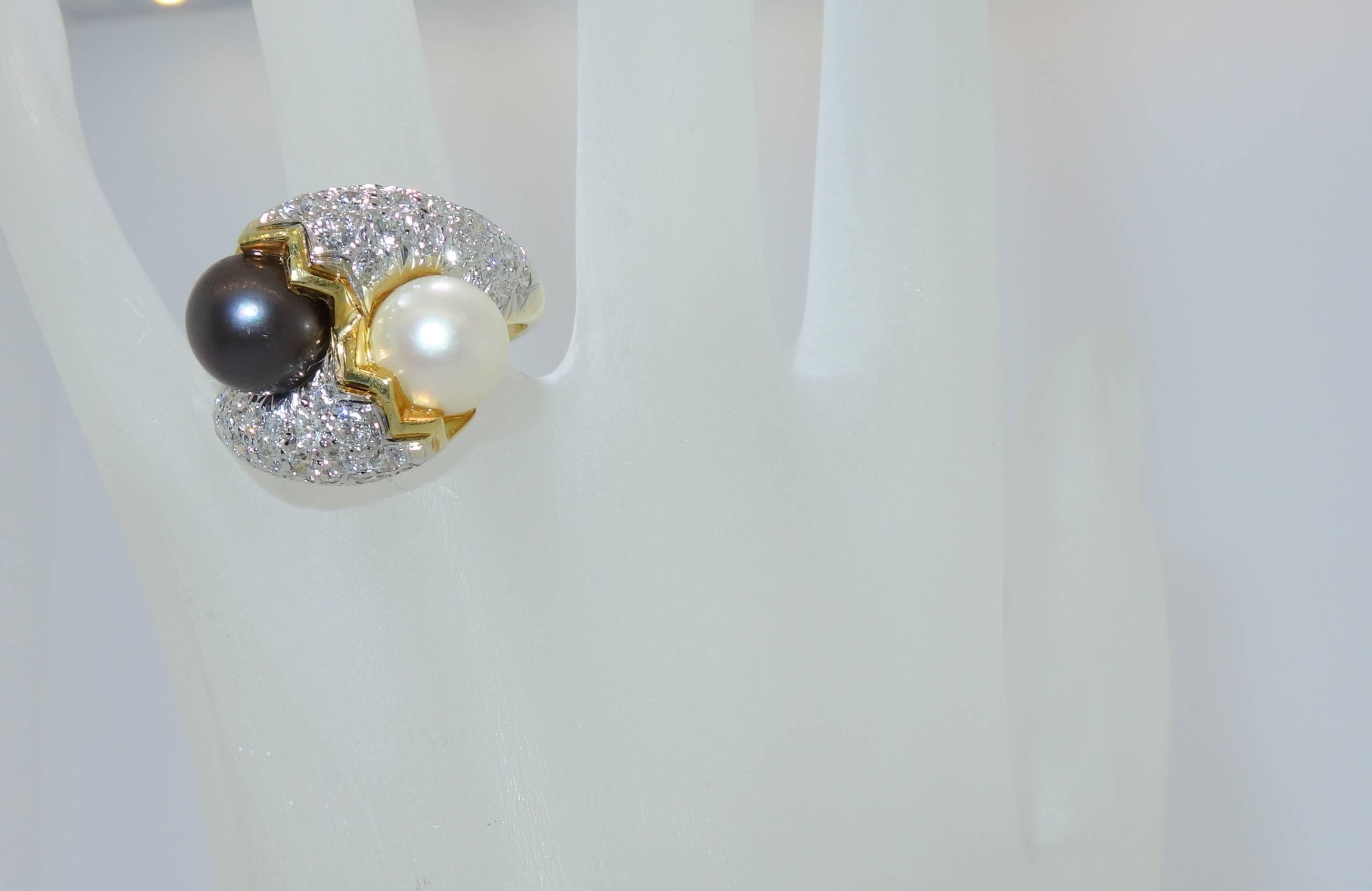 Contemporary Twin Pearl Diamond Gold Toi et Moi Ring