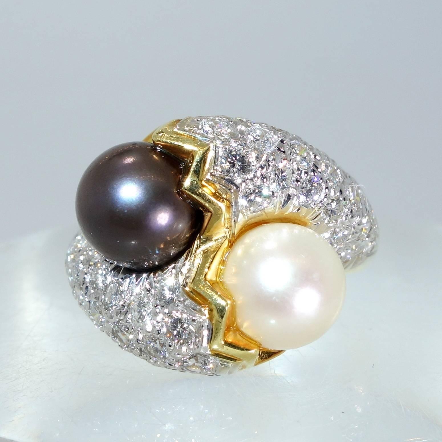 Women's Twin Pearl Diamond Gold Toi et Moi Ring