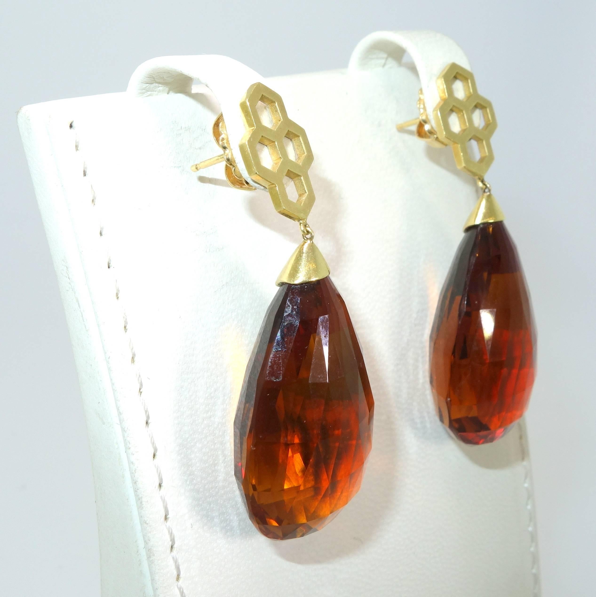 Madeira Citrine Briolette Gold Drop Earrings In Excellent Condition In Aspen, CO