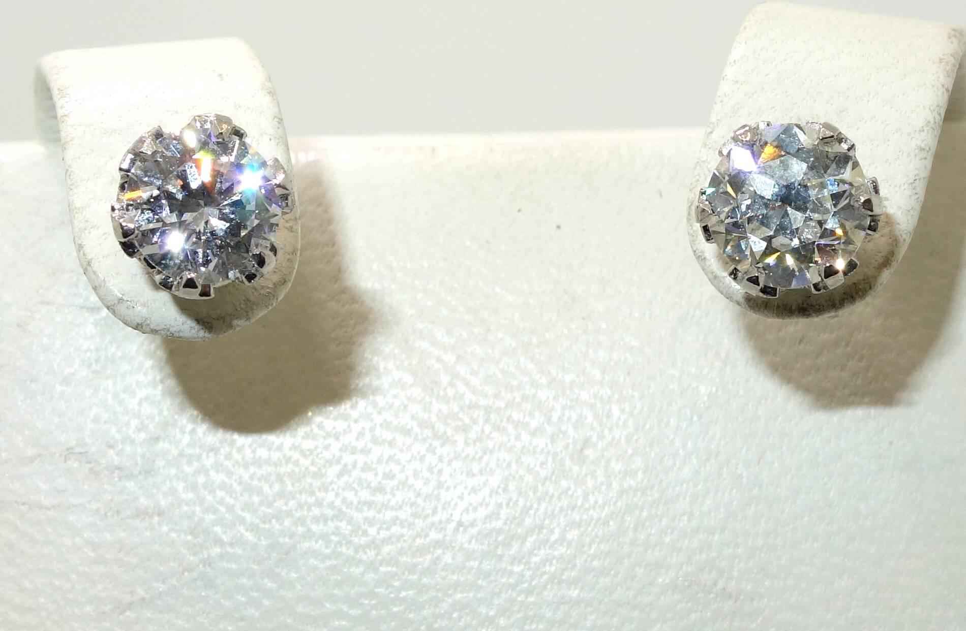 Contemporary A Pair of Fine diamond Stud Earrings