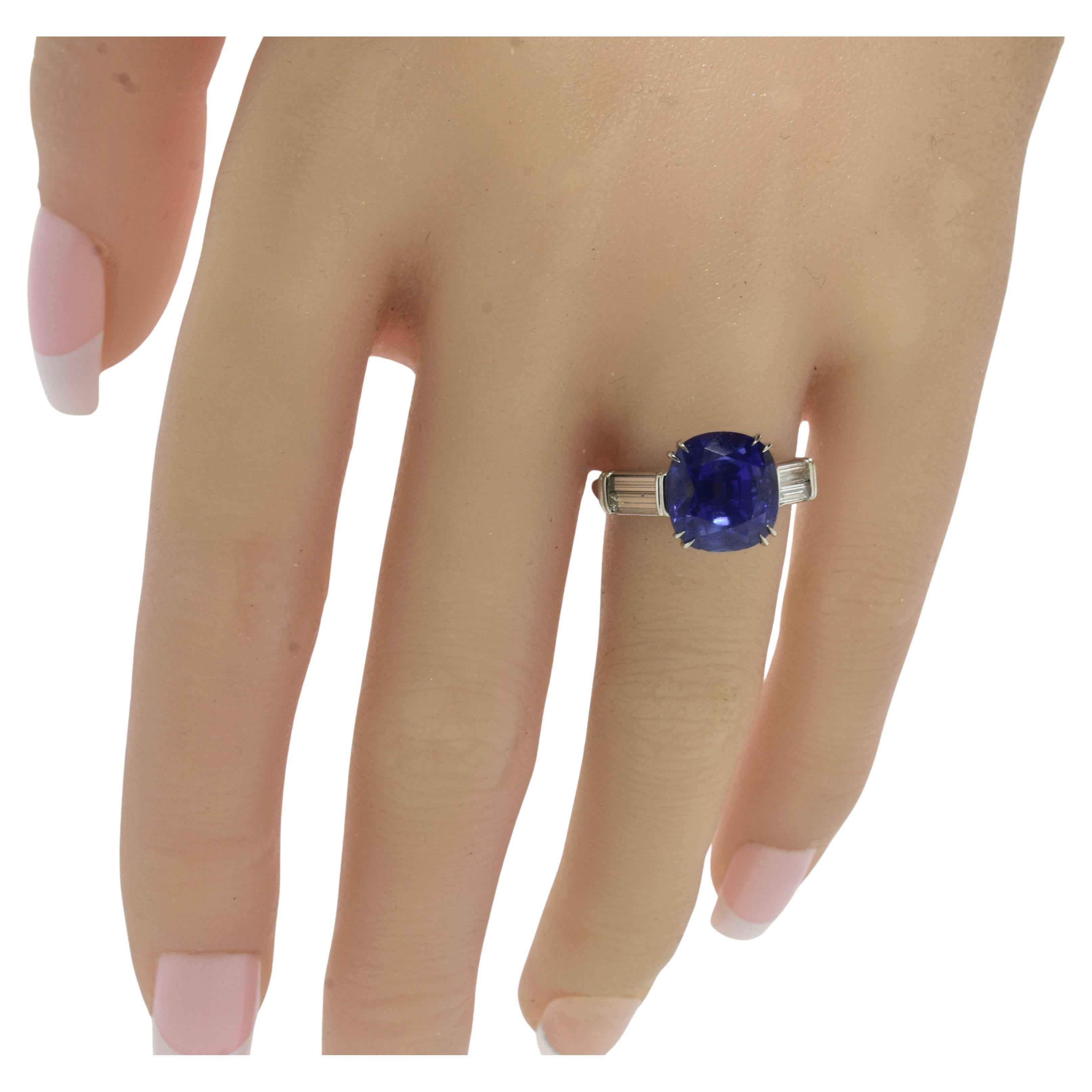 Contemporary AGL Certified 8.463 ct. Unheated & Untreated Blue Sapphire & Fine Diamond Ring For Sale