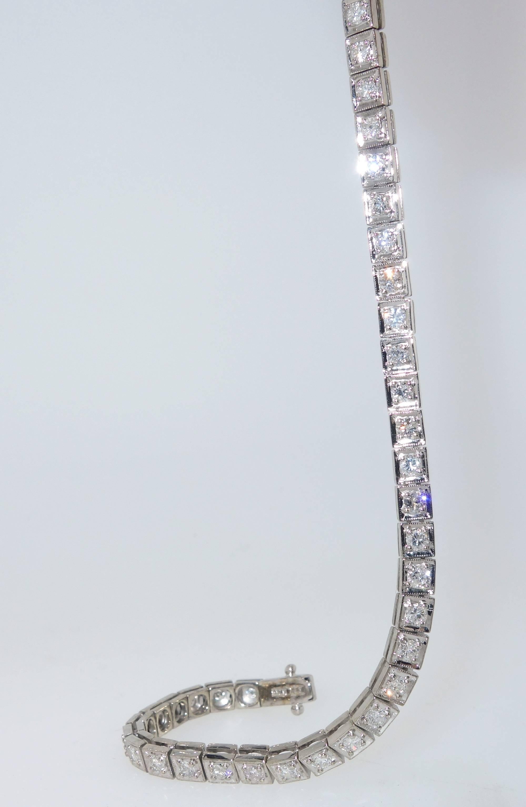 Women's or Men's 1950s Diamond Gold Straight line bracelet