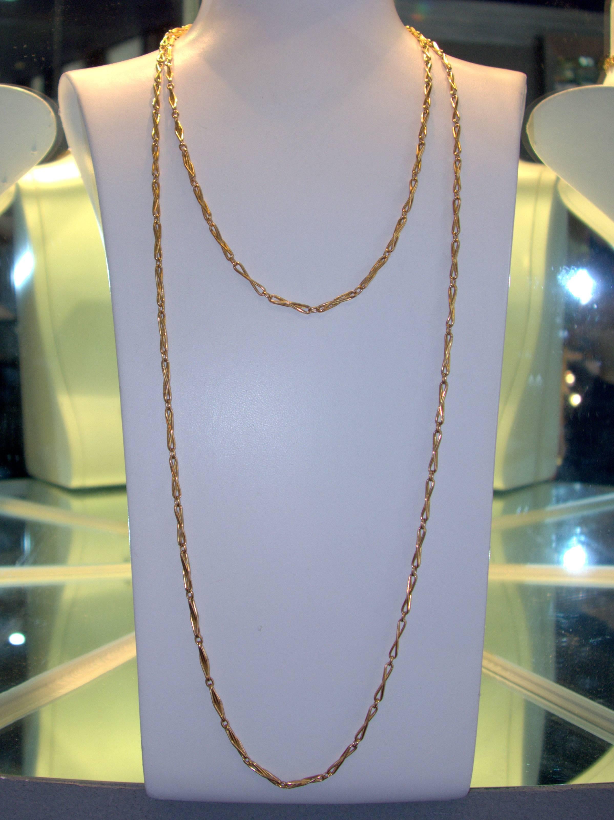 Victorian Long Chain In Excellent Condition In Aspen, CO