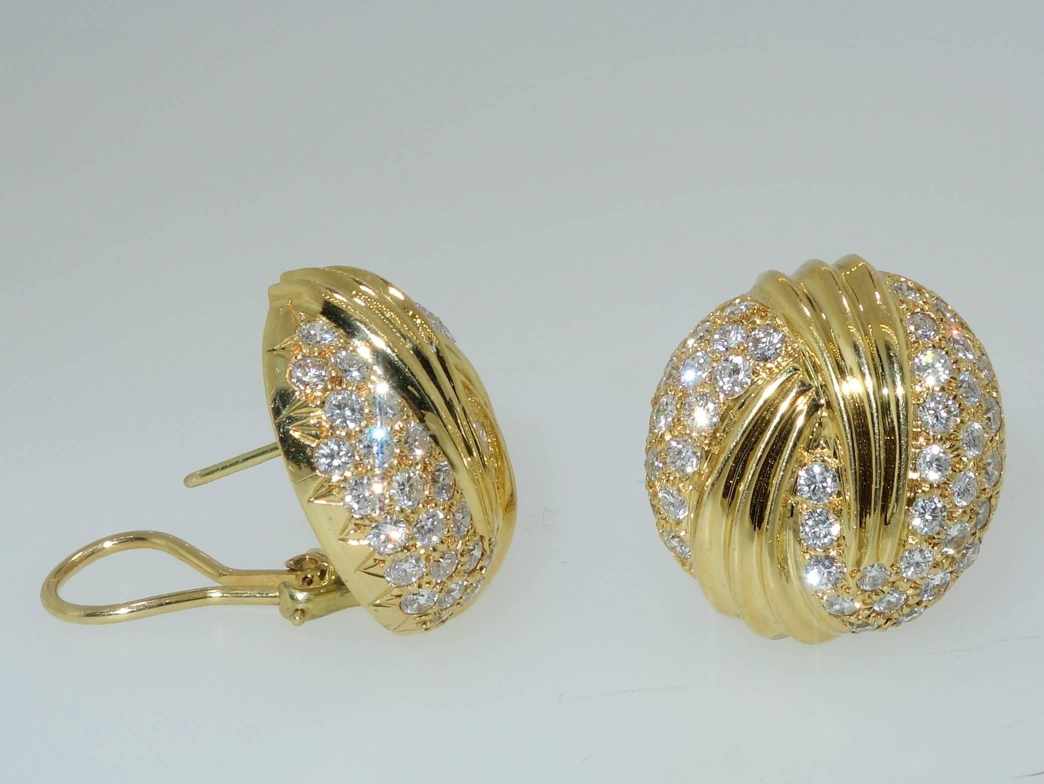 Fine Diamond Gold Earrings 1