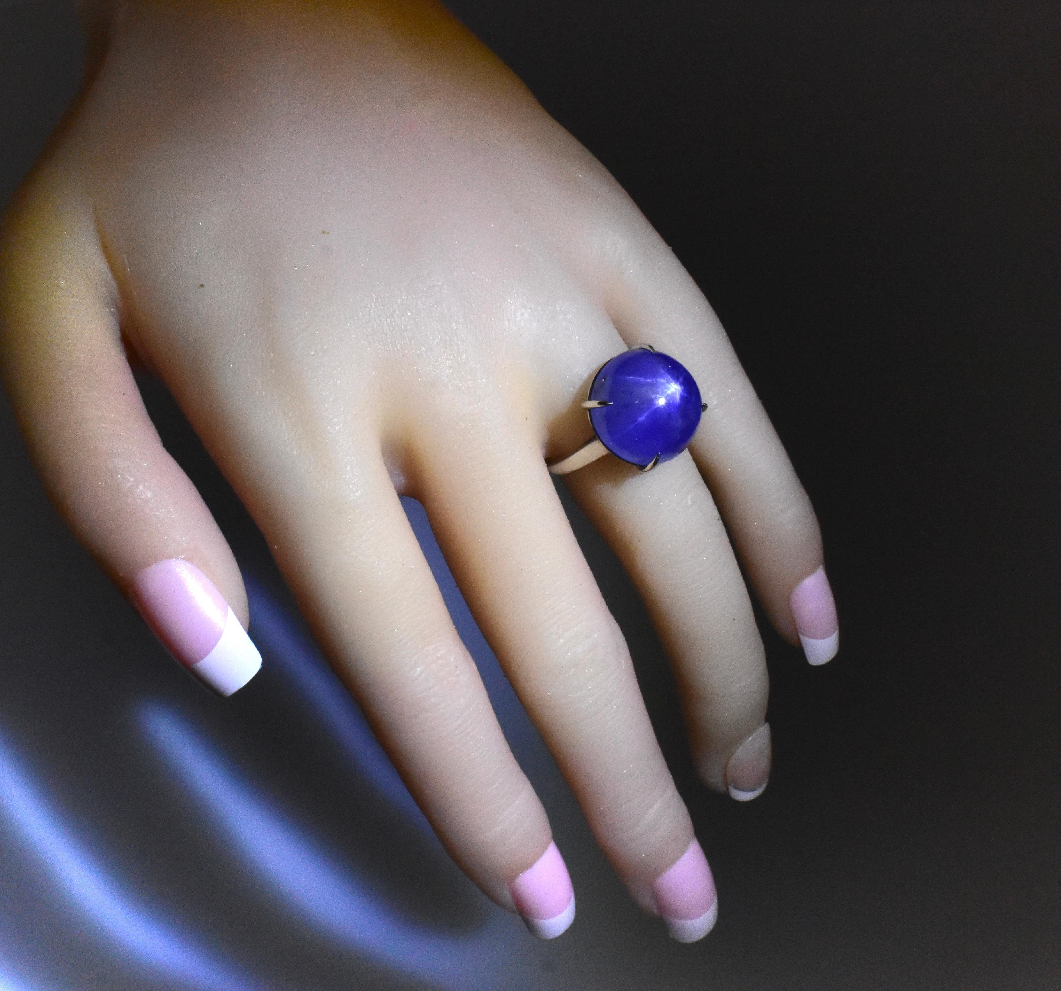 GIA Graded Blue Star Unheated Sapphire, 32 cts Platinum New Ring Pierre/Famille. For Sale